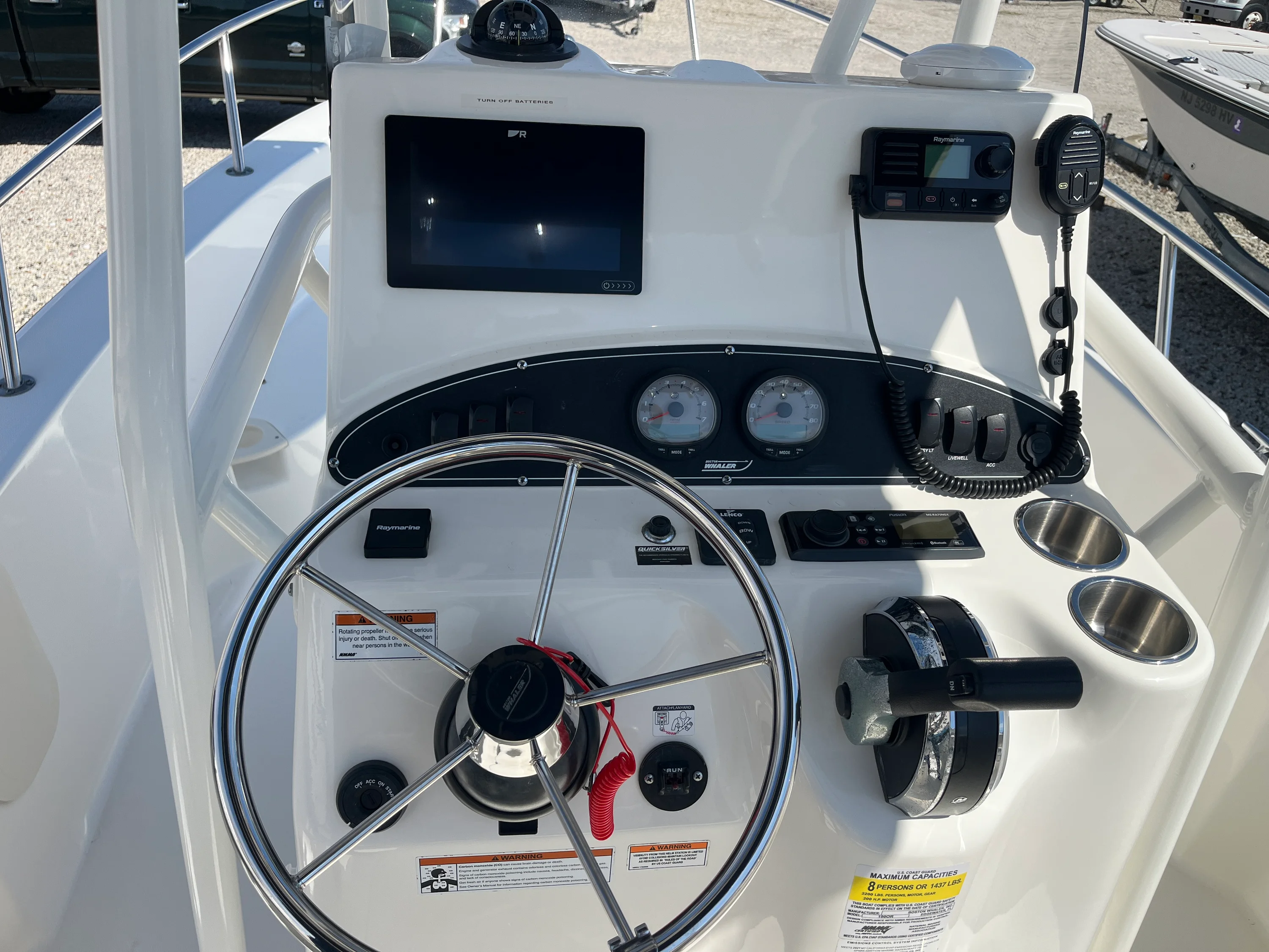 2021 Boston Whaler 190 OUTRAGE Image Thumbnail #3