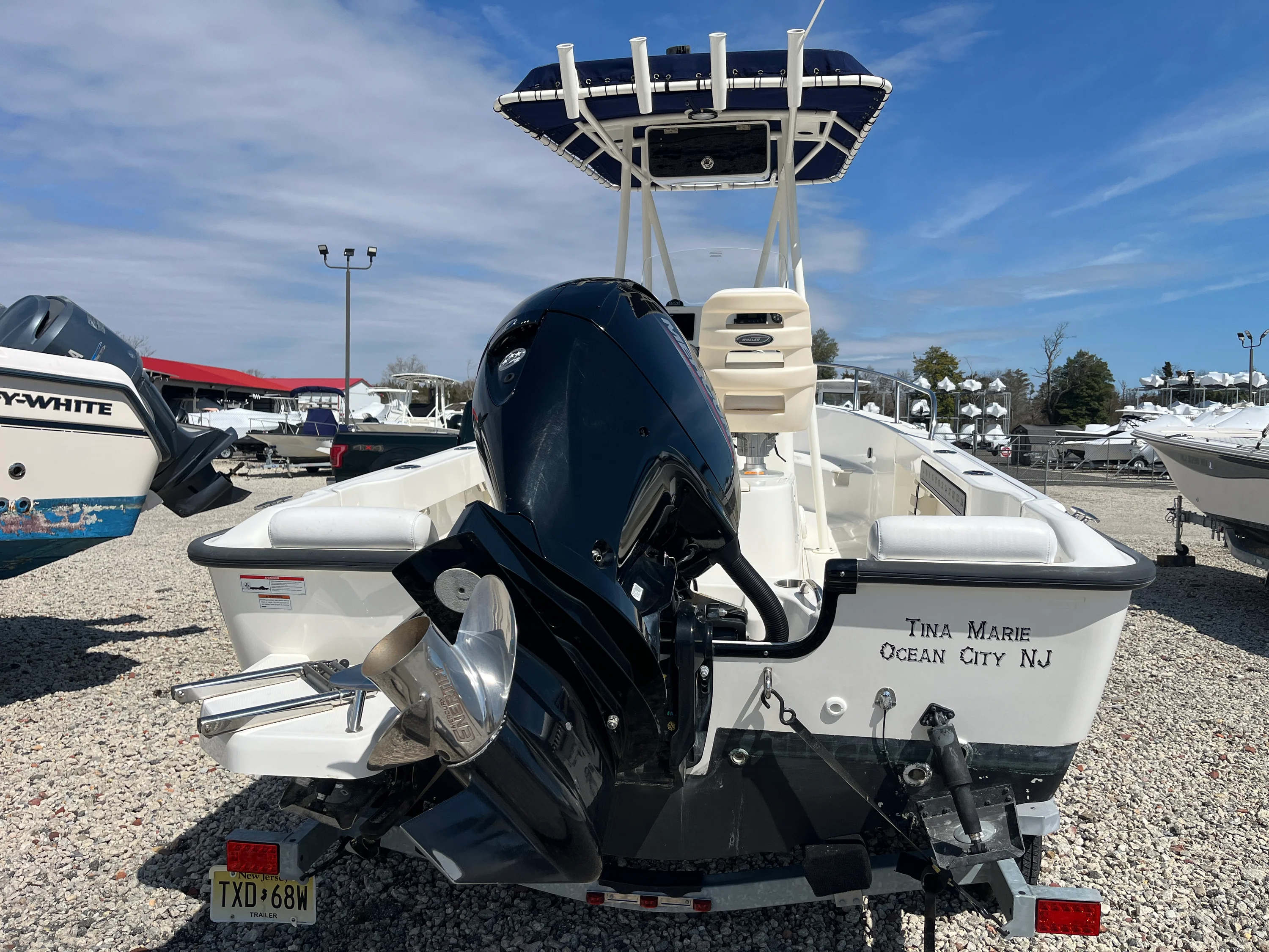 2021 Boston Whaler 190 OUTRAGE Image Thumbnail #1