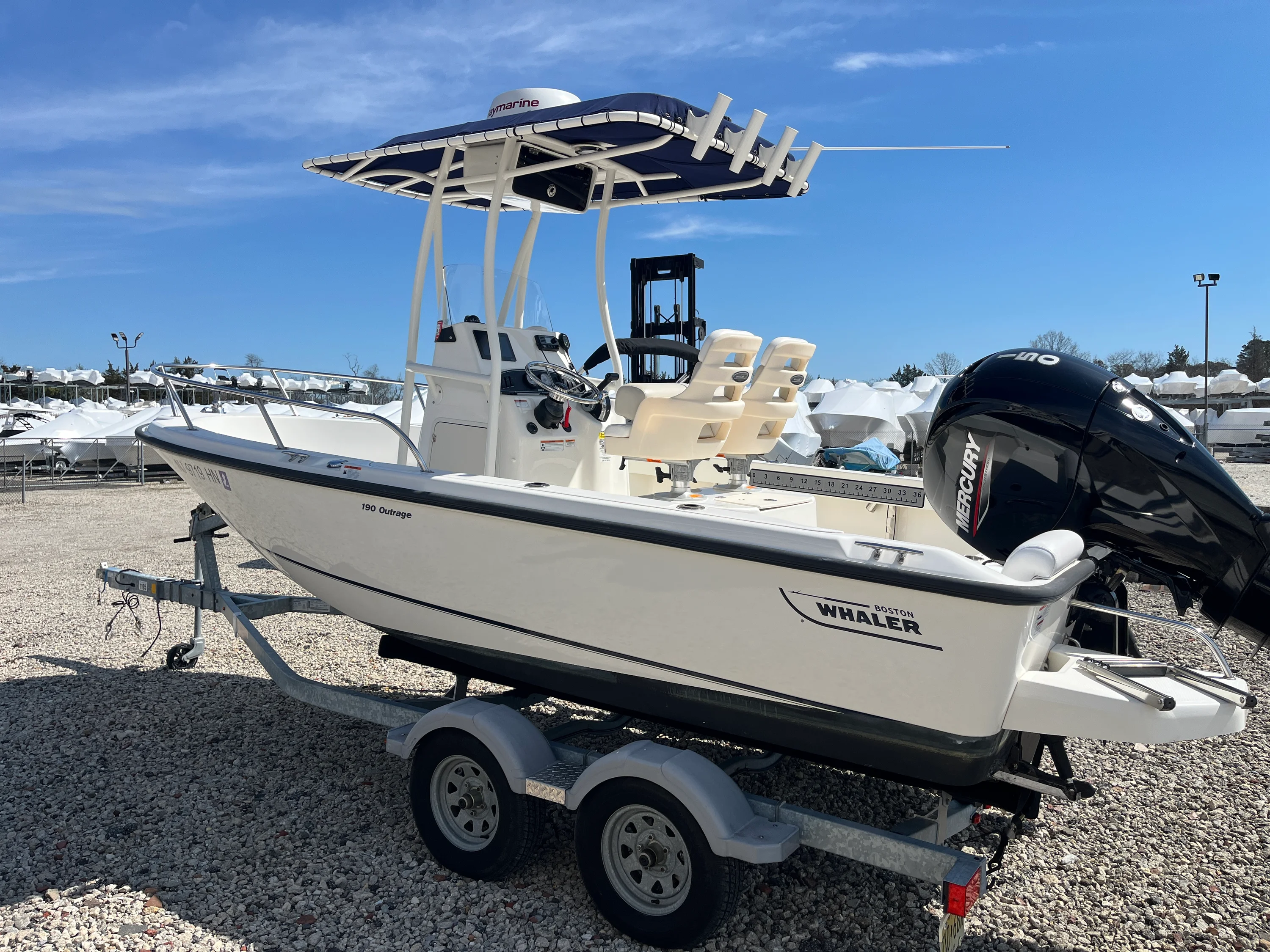 2021 Boston Whaler 190 OUTRAGE Image Thumbnail #2