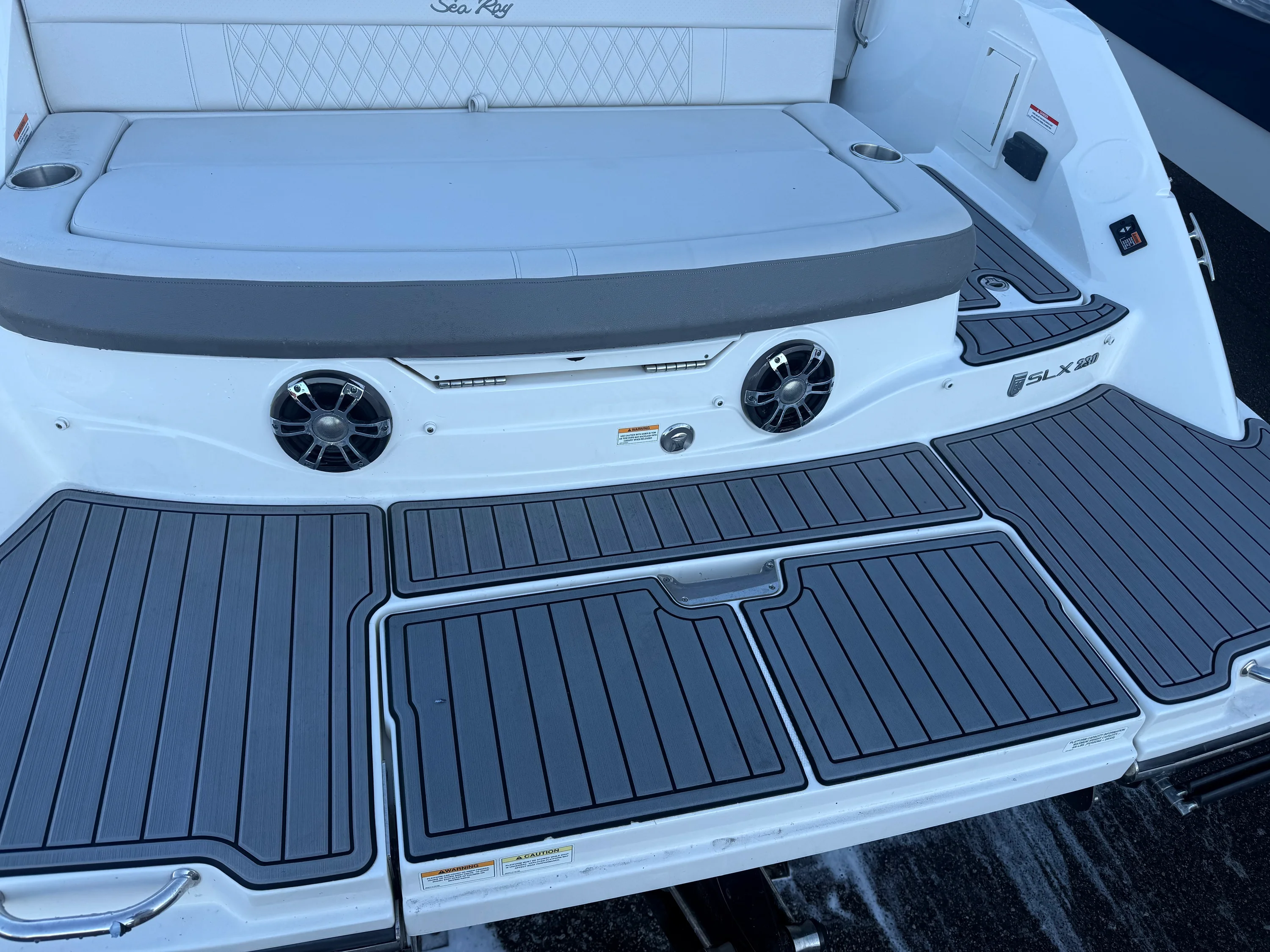 2020 Sea Ray 230 SLX Image Thumbnail #30