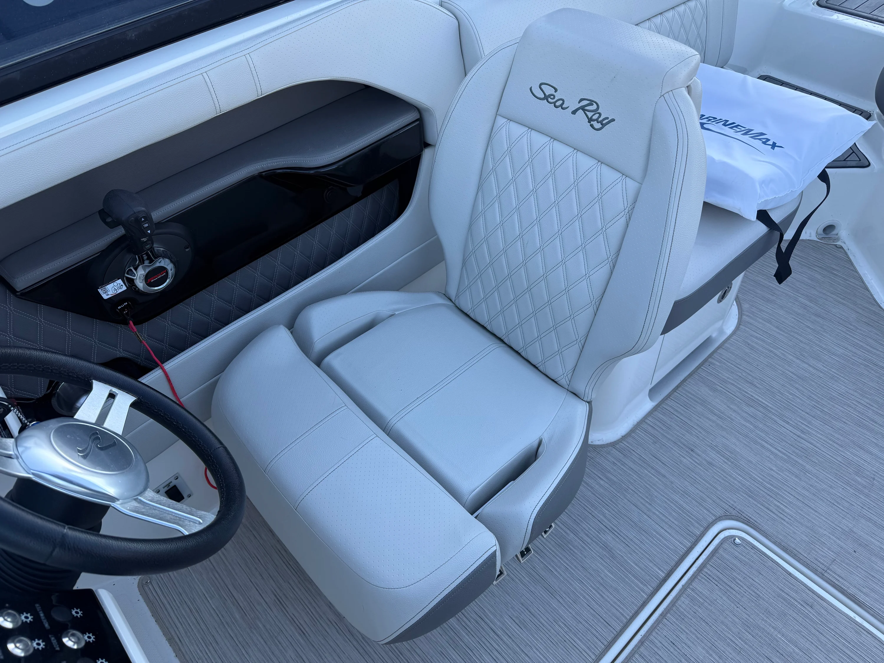 2020 Sea Ray 230 SLX Image Thumbnail #16