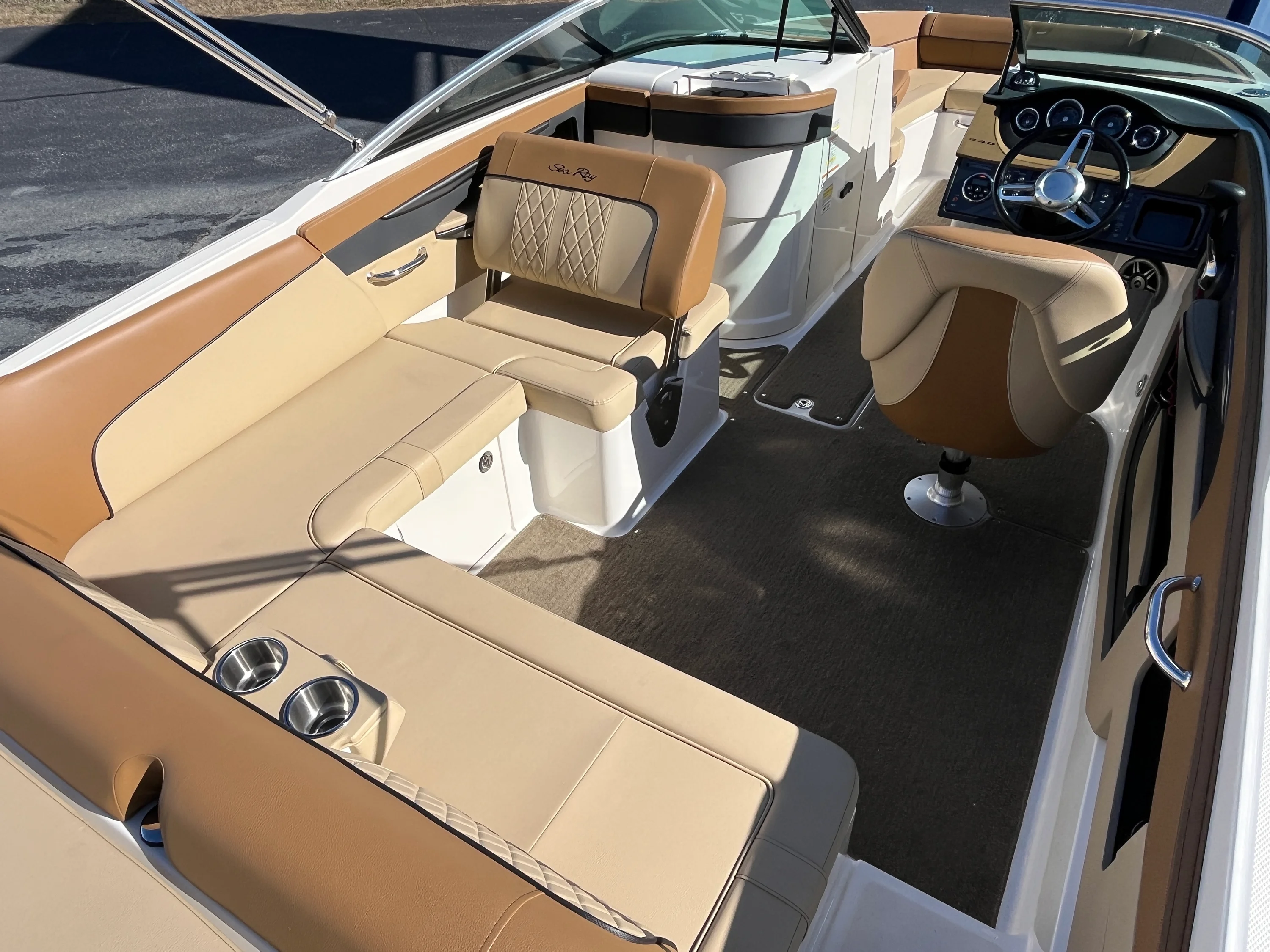 2015 Sea Ray 240 SUNDECK Image Thumbnail #28