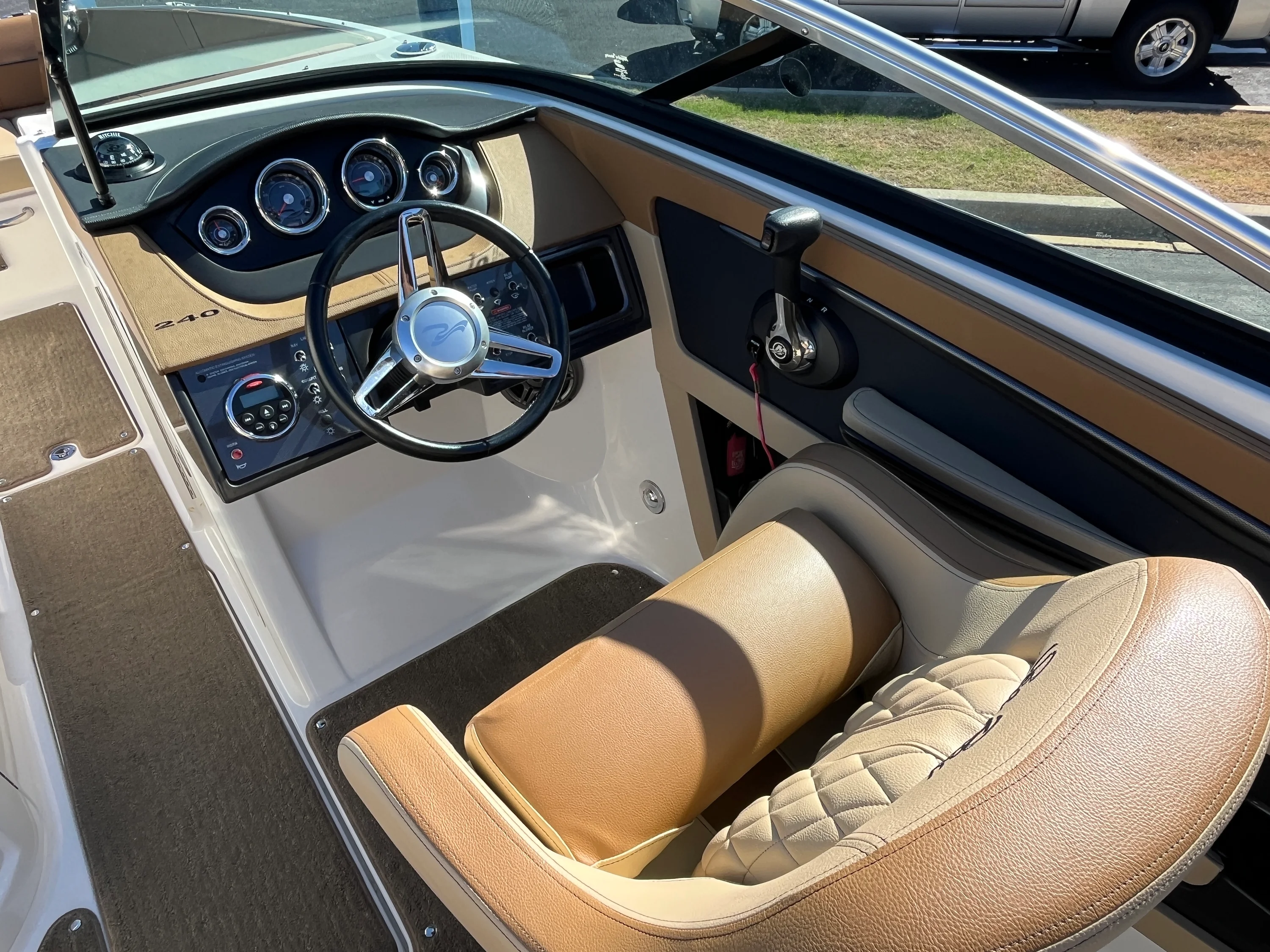 2015 Sea Ray 240 SUNDECK Image Thumbnail #23