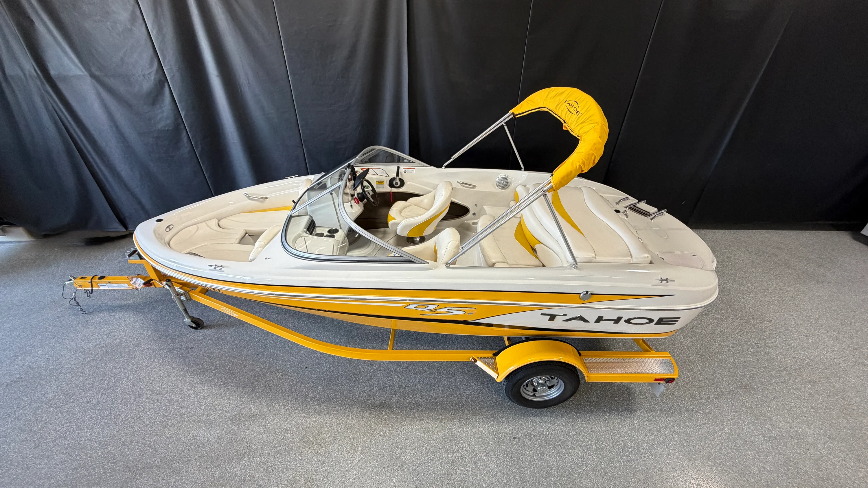 2013 Tahoe Q5I Image Thumbnail #1