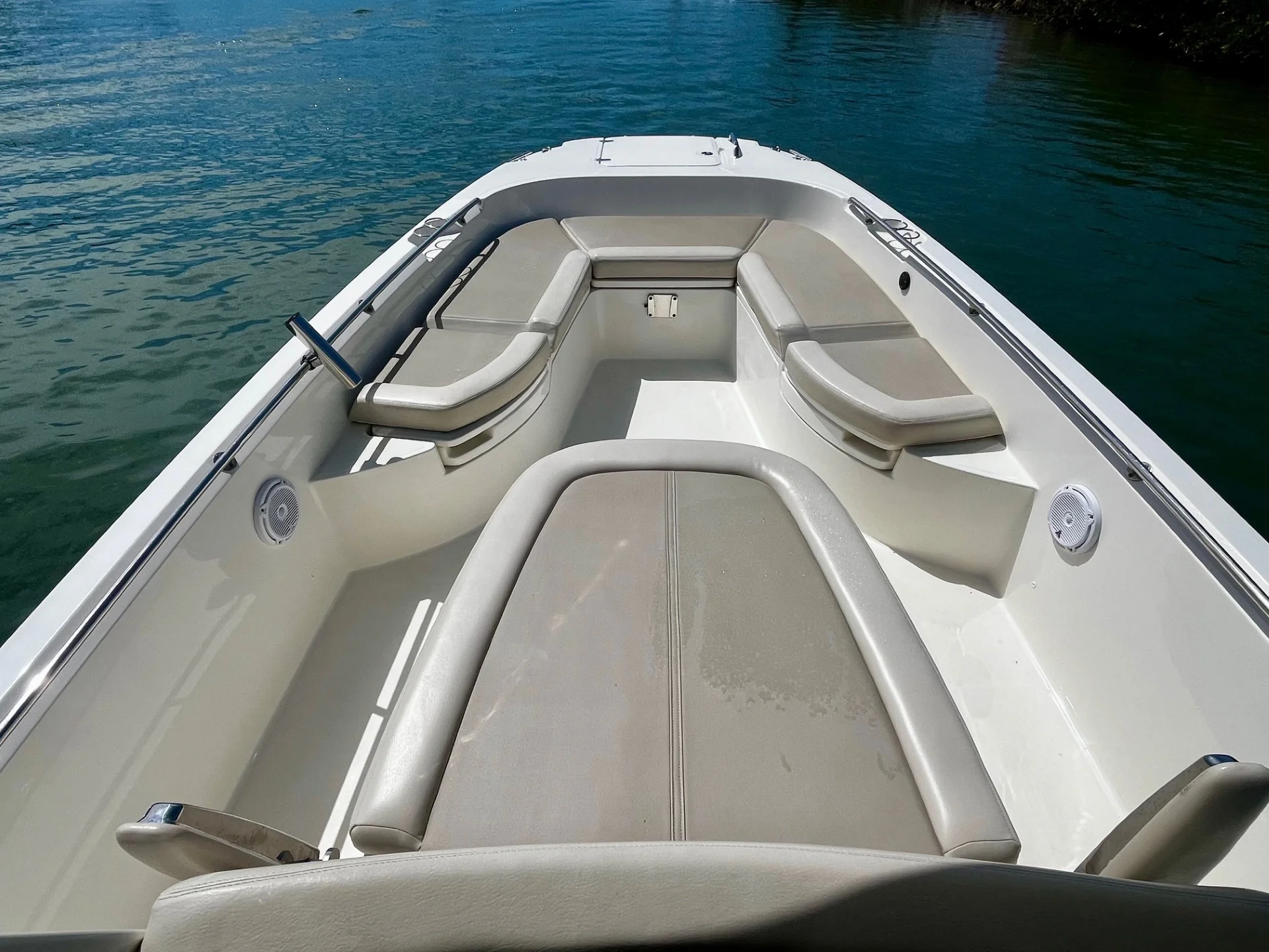 2020 Boston Whaler DAUNTLESS Image Thumbnail #16