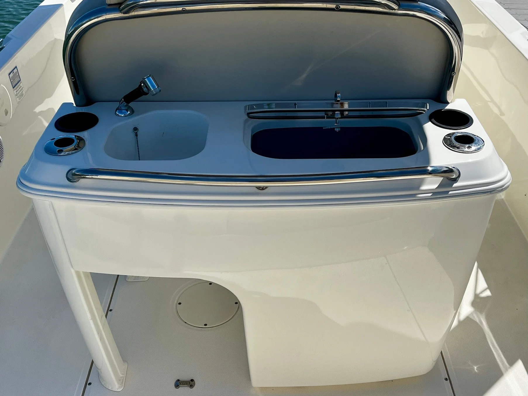 2020 Boston Whaler DAUNTLESS Image Thumbnail #23