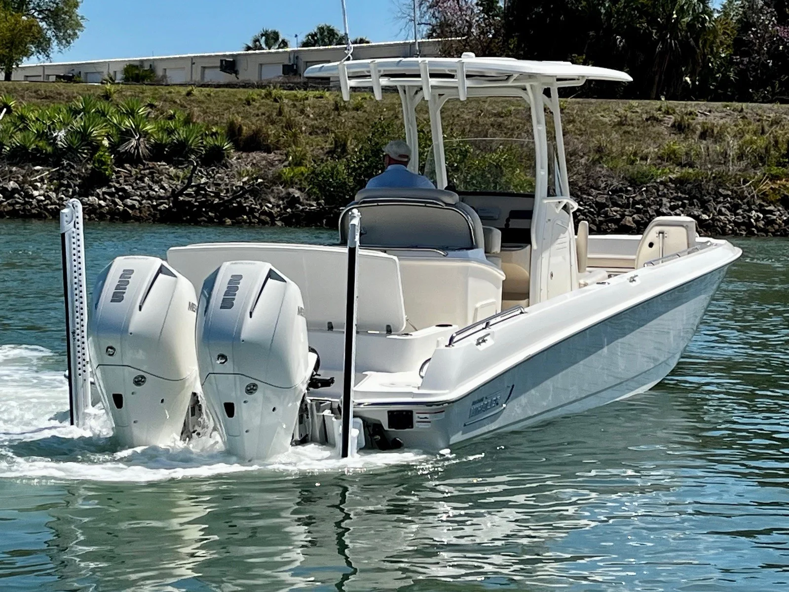 2020 Boston Whaler DAUNTLESS Image Thumbnail #12