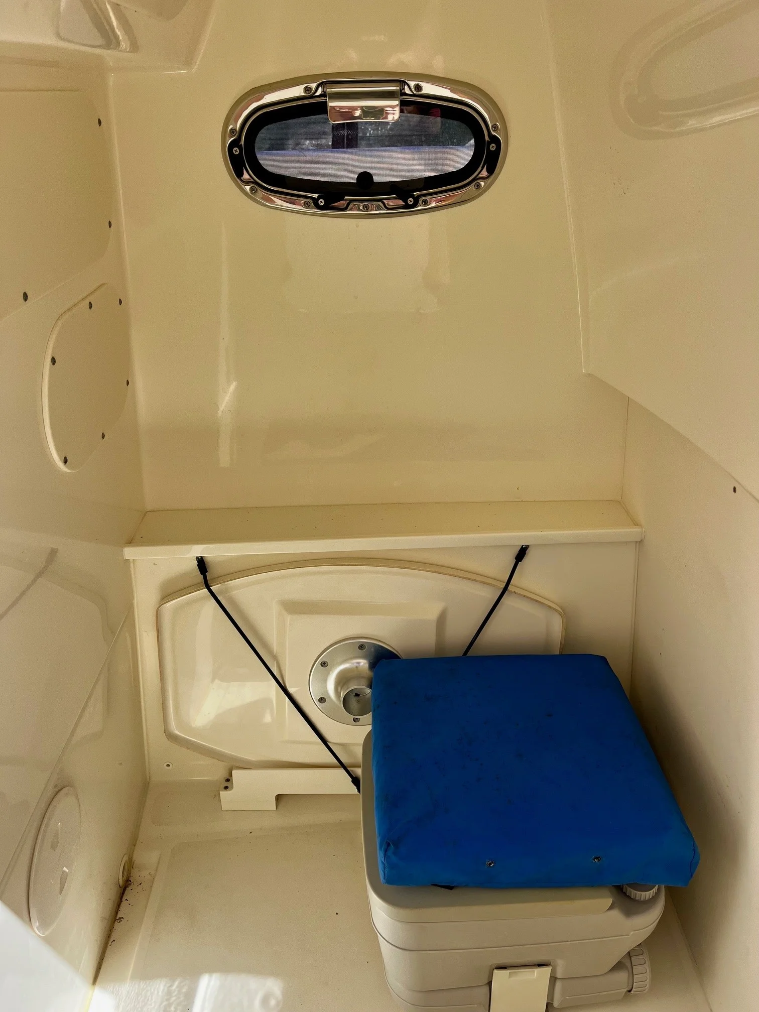 2020 Boston Whaler DAUNTLESS Image Thumbnail #24