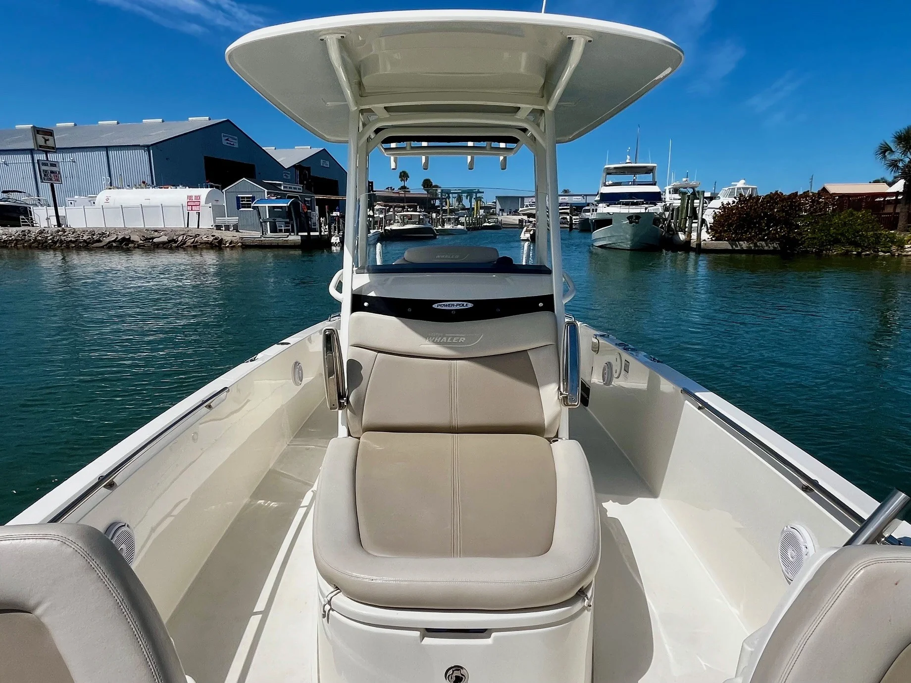2020 Boston Whaler DAUNTLESS Image Thumbnail #18