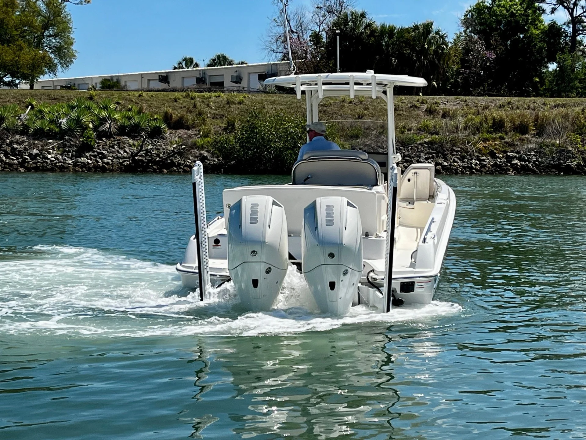 2020 Boston Whaler DAUNTLESS Image Thumbnail #11