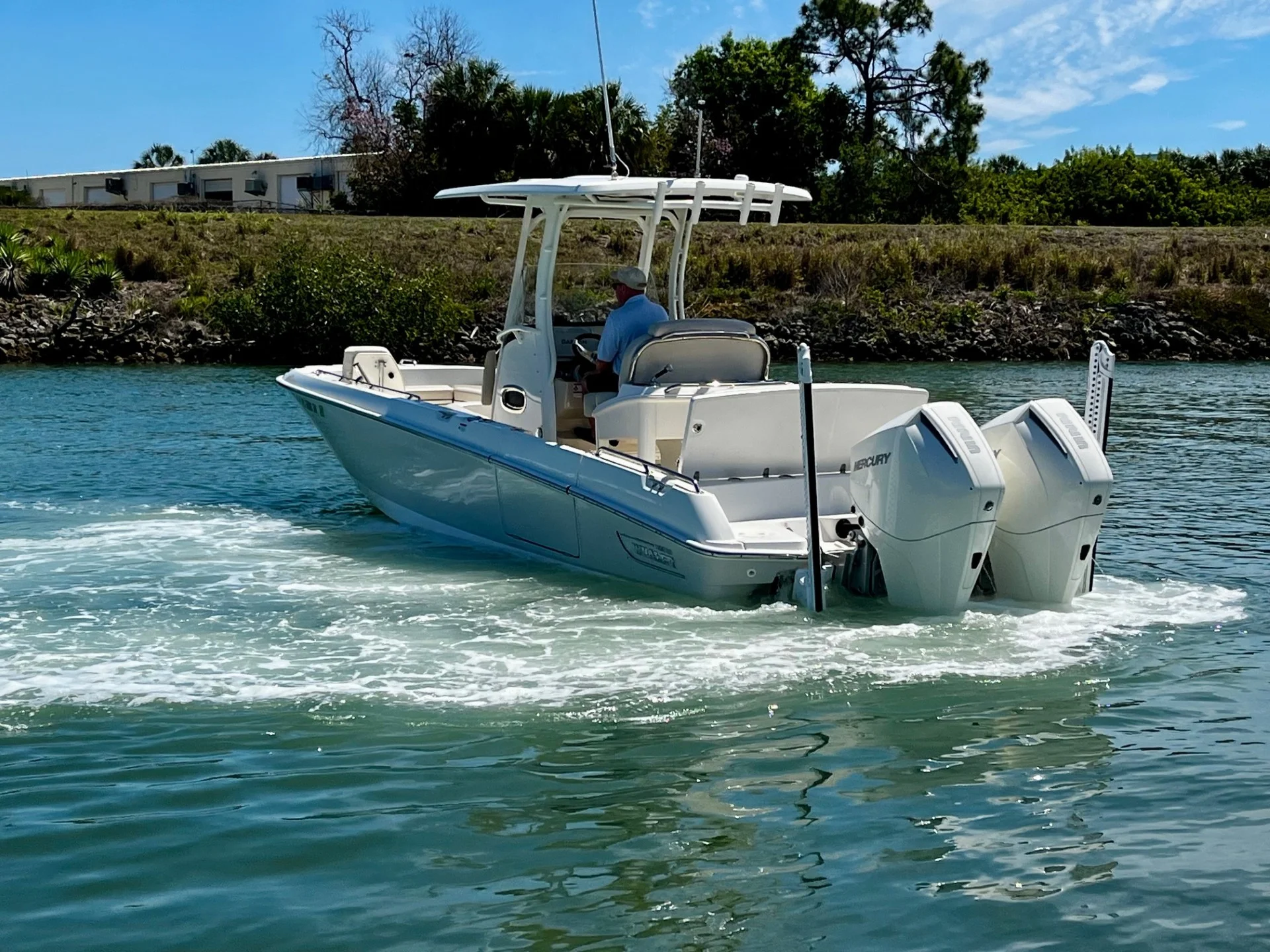 2020 Boston Whaler DAUNTLESS Image Thumbnail #10