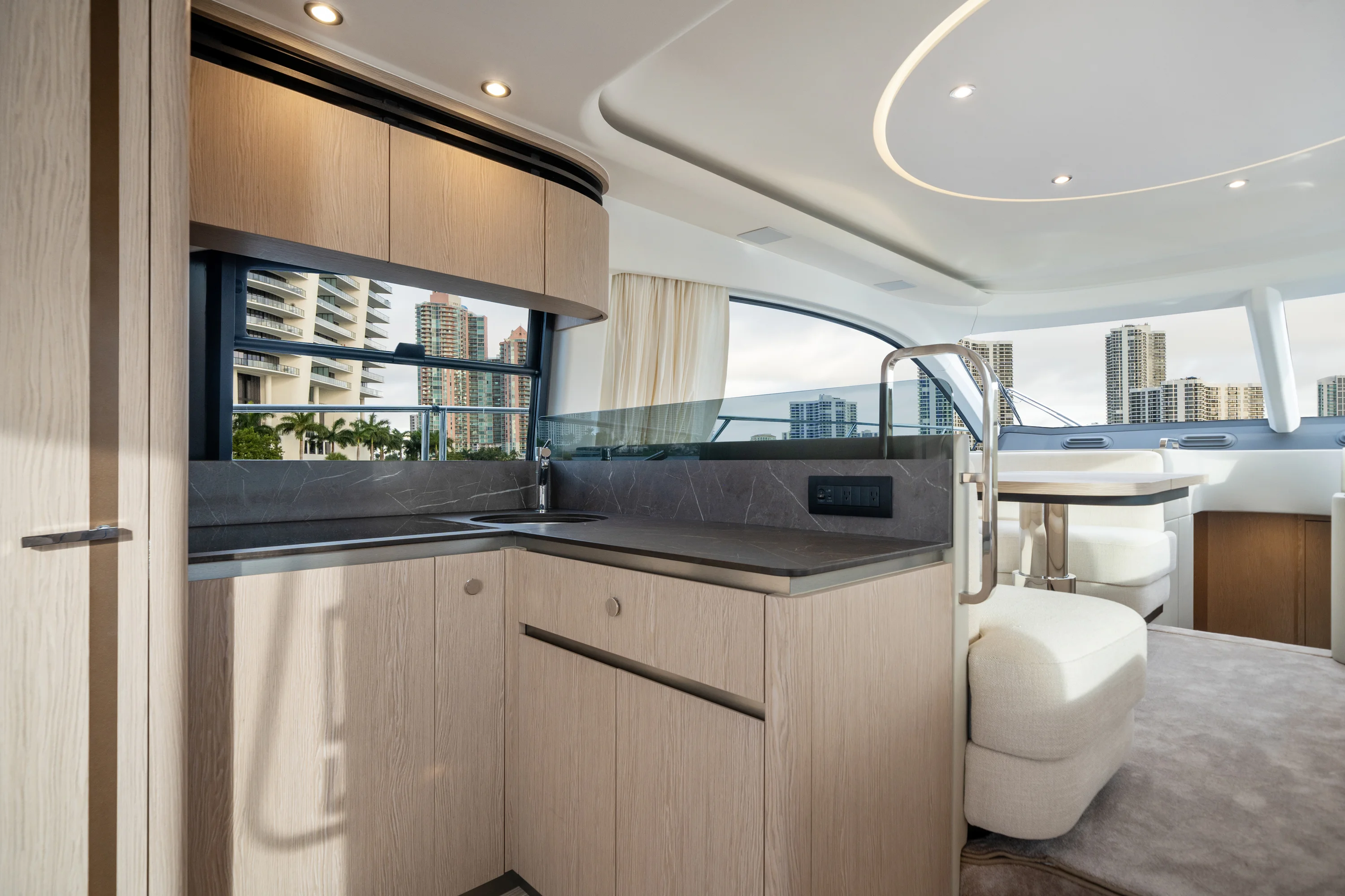 2023 Azimut 53 FLY Image Thumbnail #29