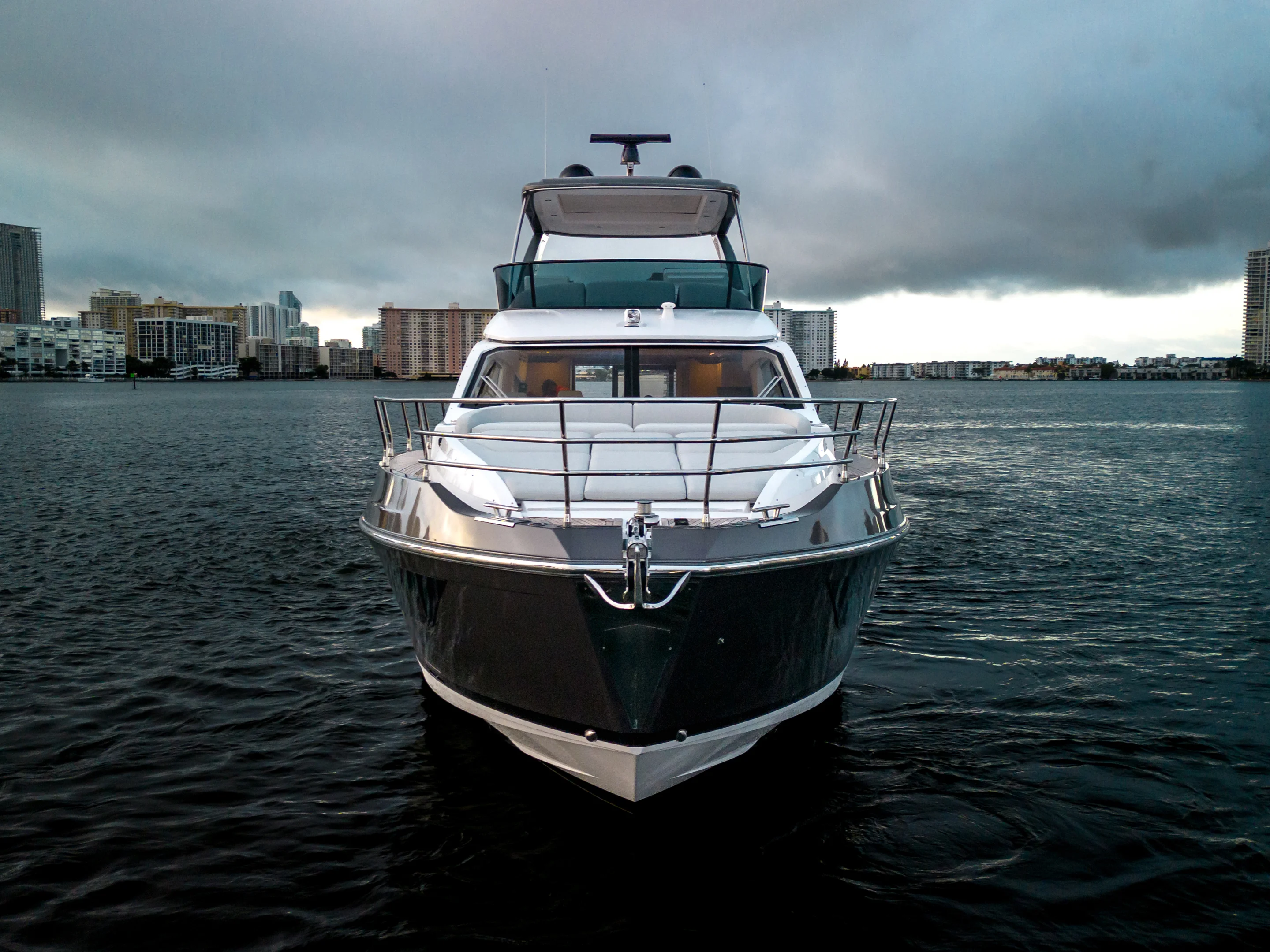 2023 Azimut 53 FLY Image Thumbnail #4