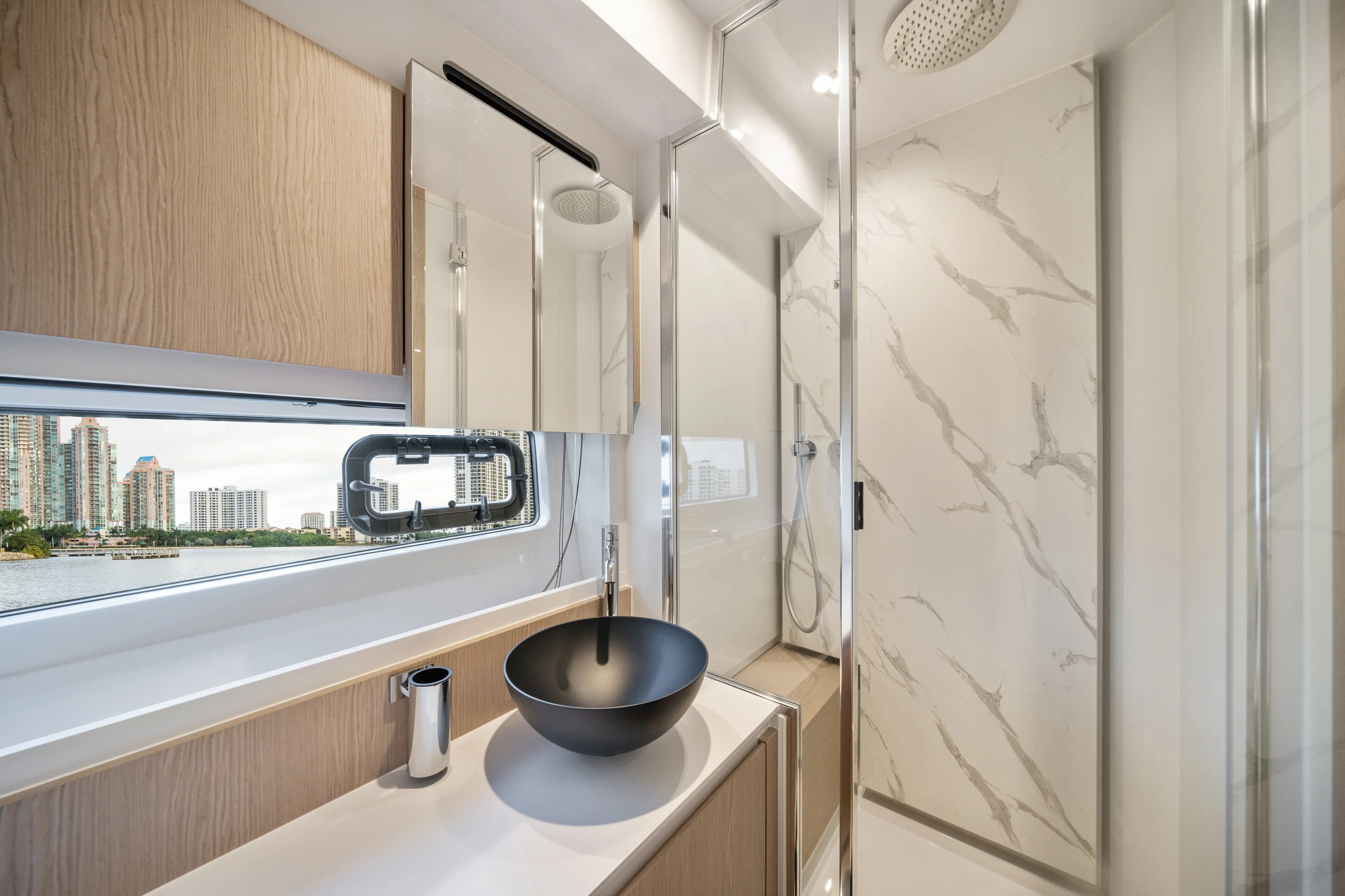 2023 Azimut 53 FLY Image Thumbnail #27