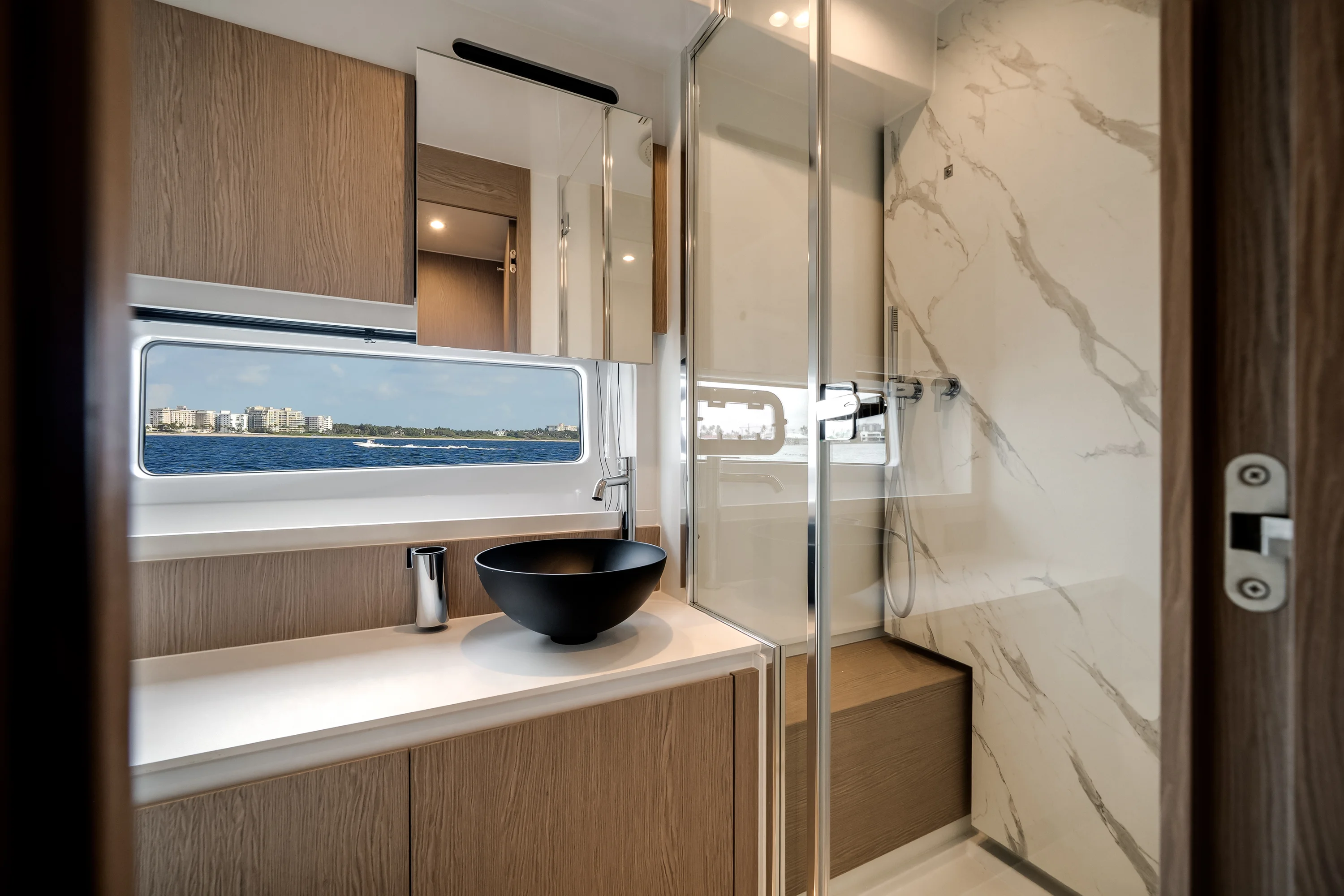 2023 Azimut 53 FLY Image Thumbnail #25