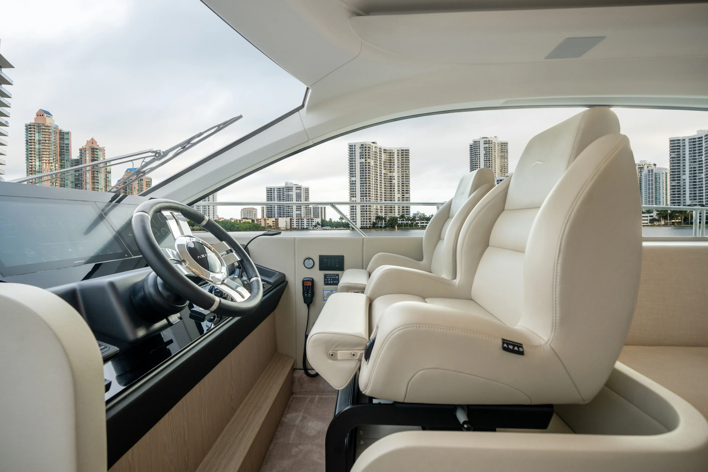 2023 Azimut 53 FLY Image Thumbnail #32