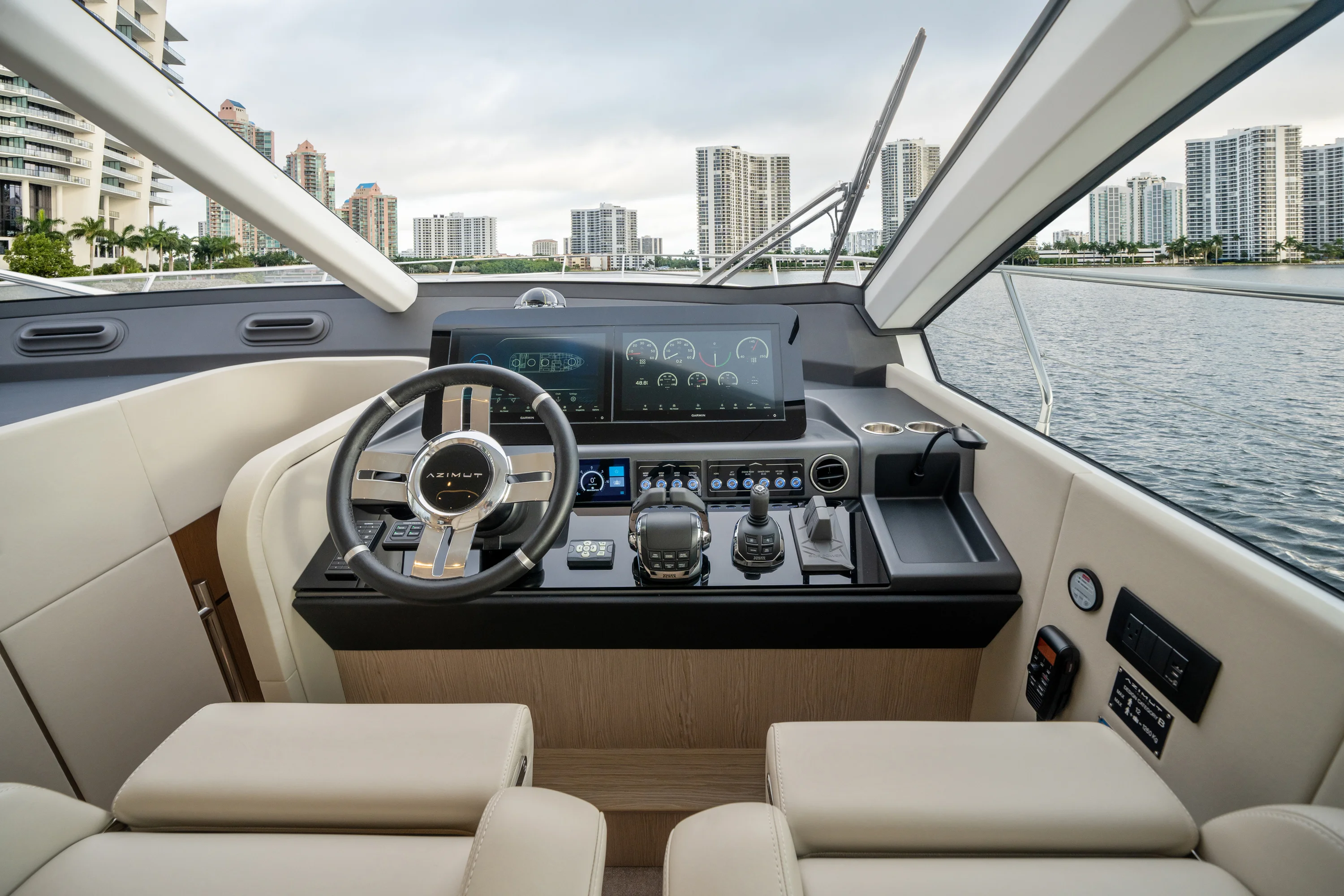 2023 Azimut 53 FLY Image Thumbnail #31