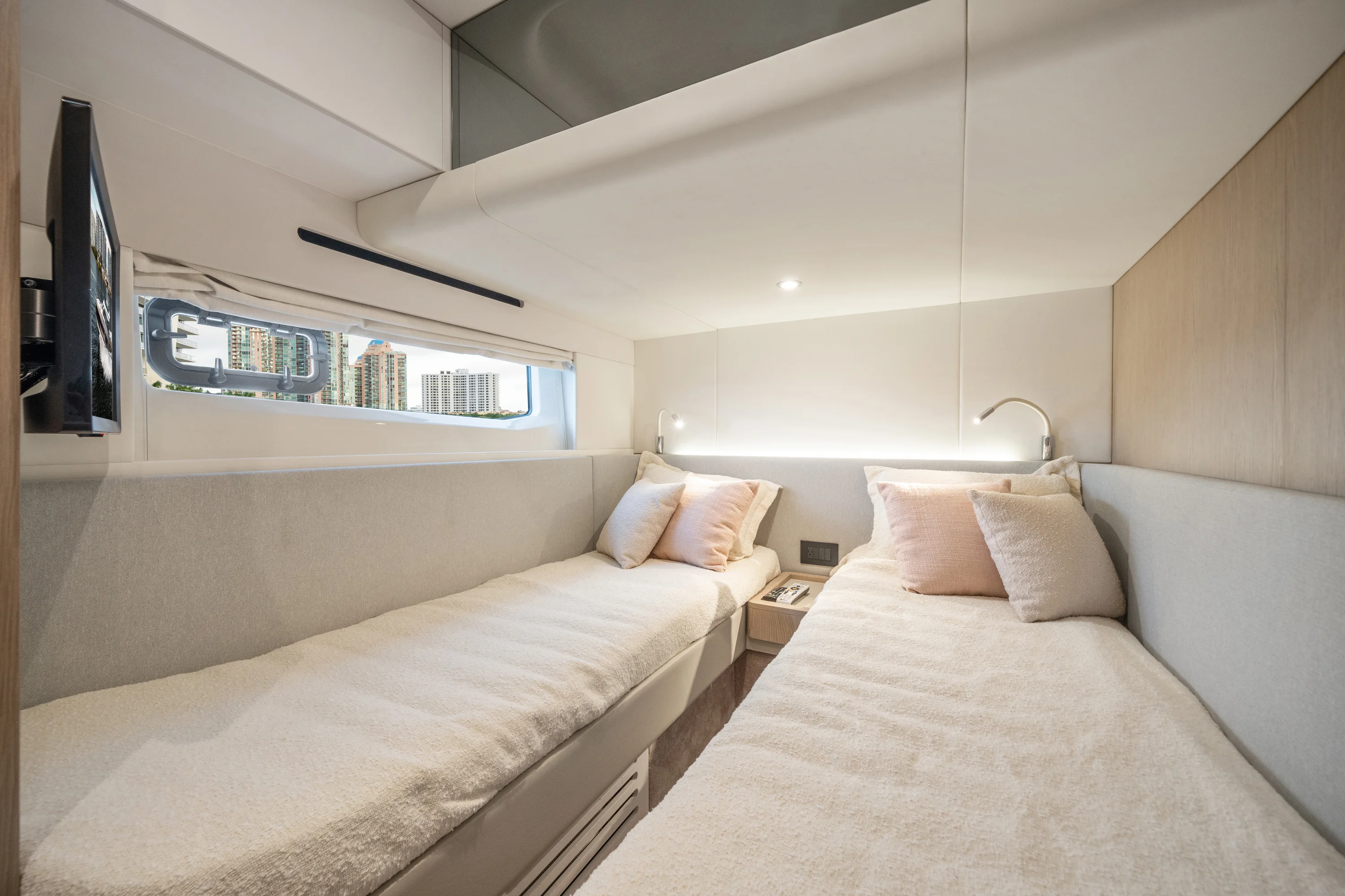 2023 Azimut 53 FLY Image Thumbnail #16