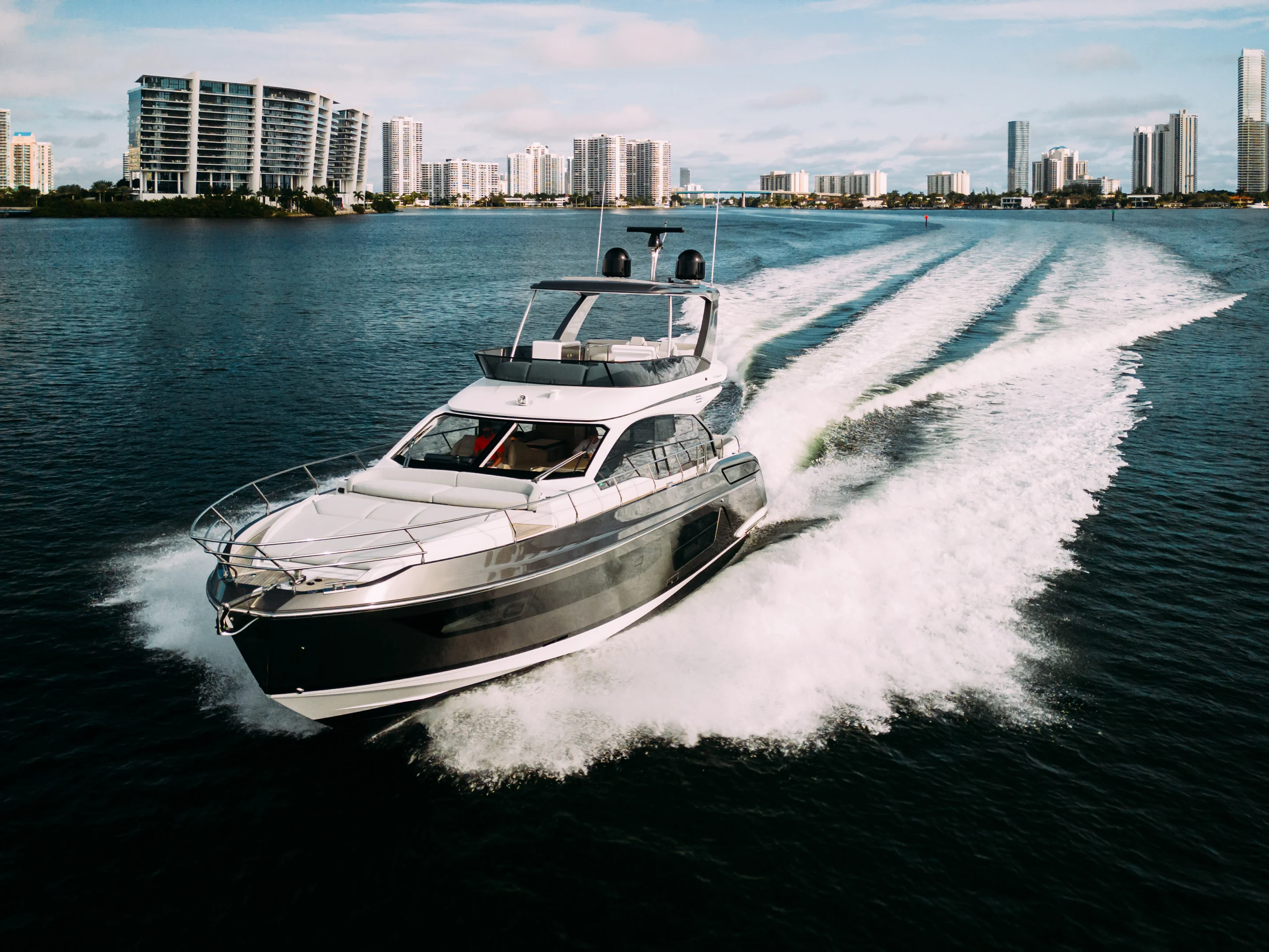 2023 Azimut 53 FLY Image Thumbnail #7