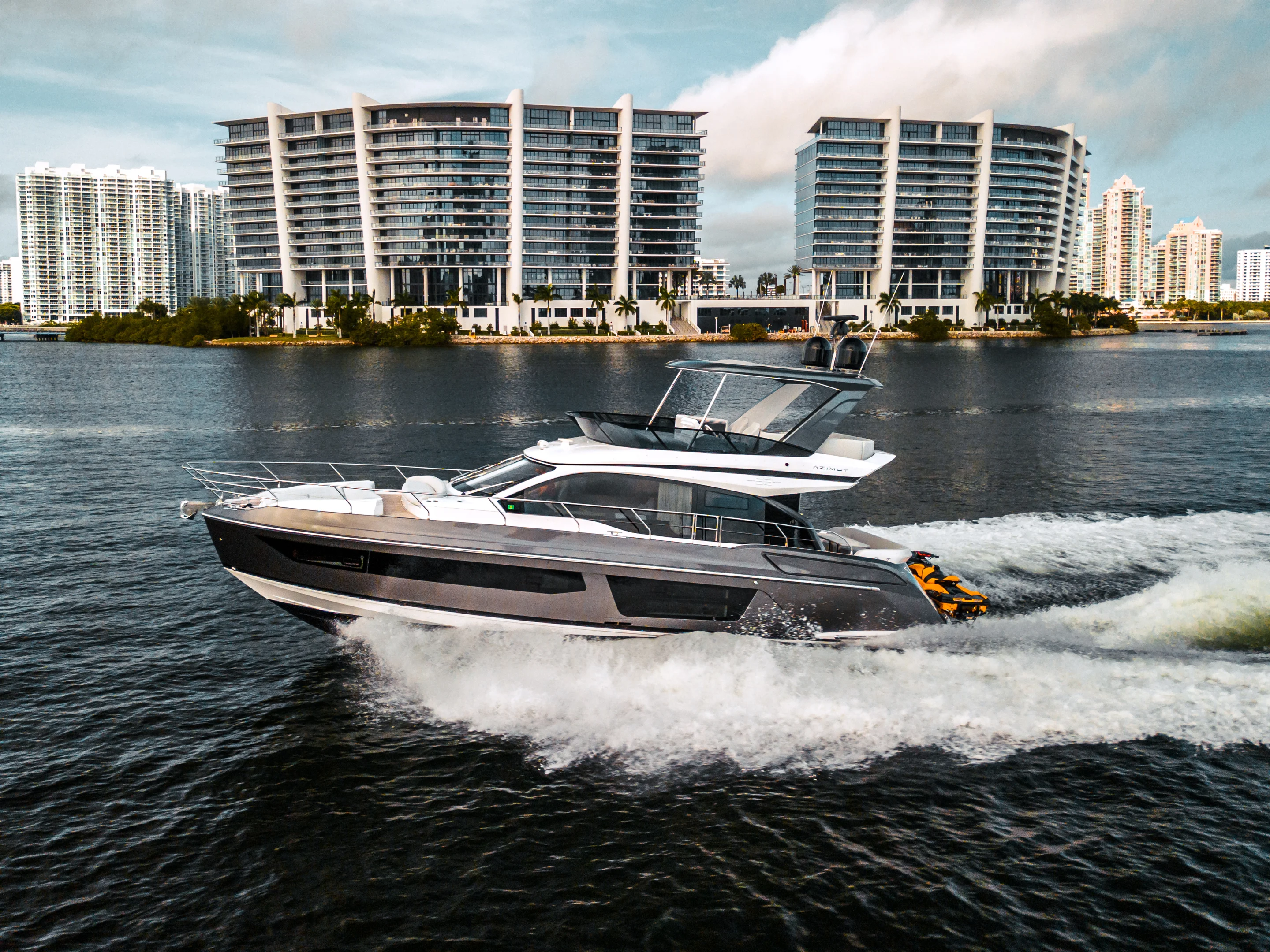 2023 Azimut 53 FLY Image Thumbnail #6