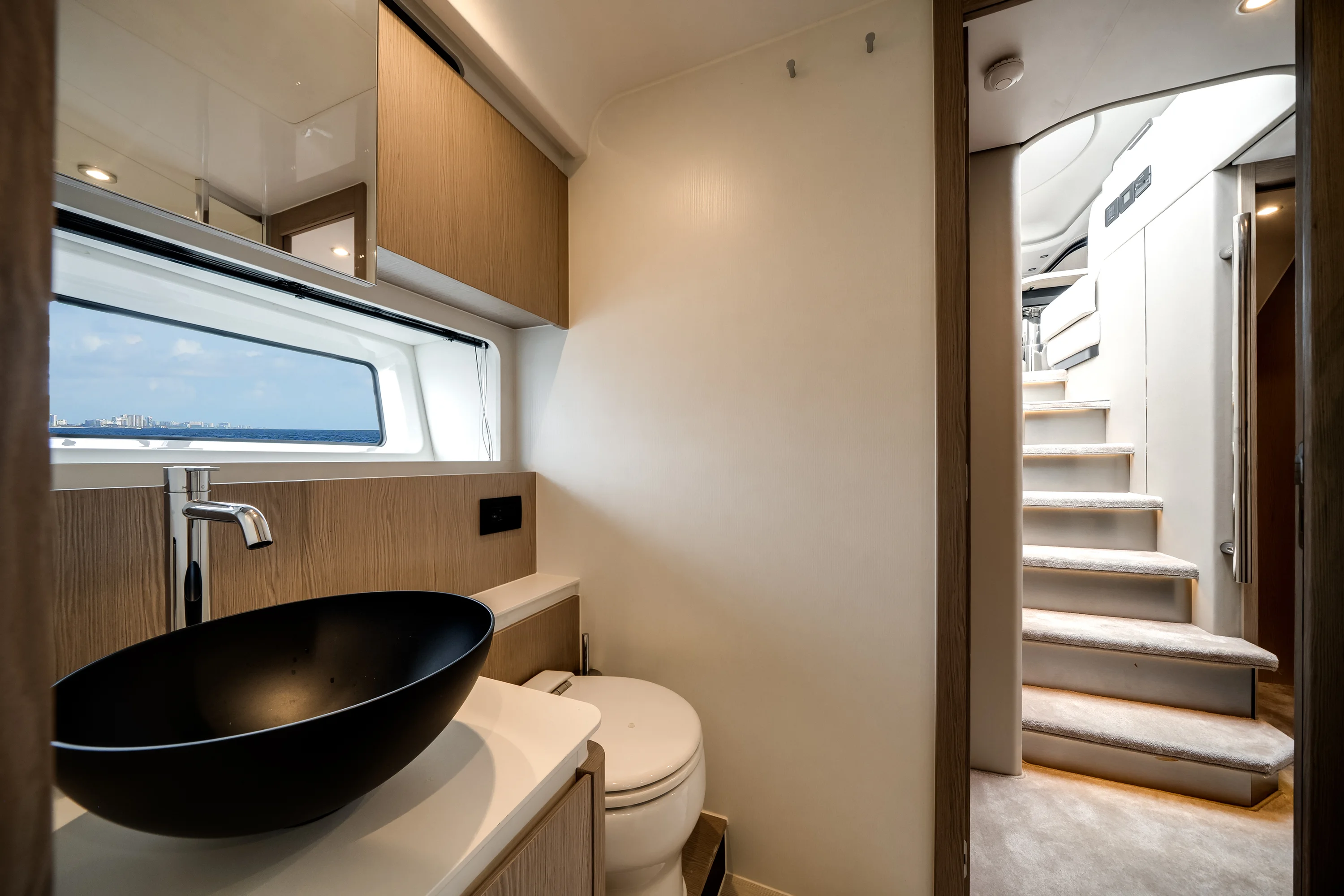 2023 Azimut 53 FLY Image Thumbnail #16