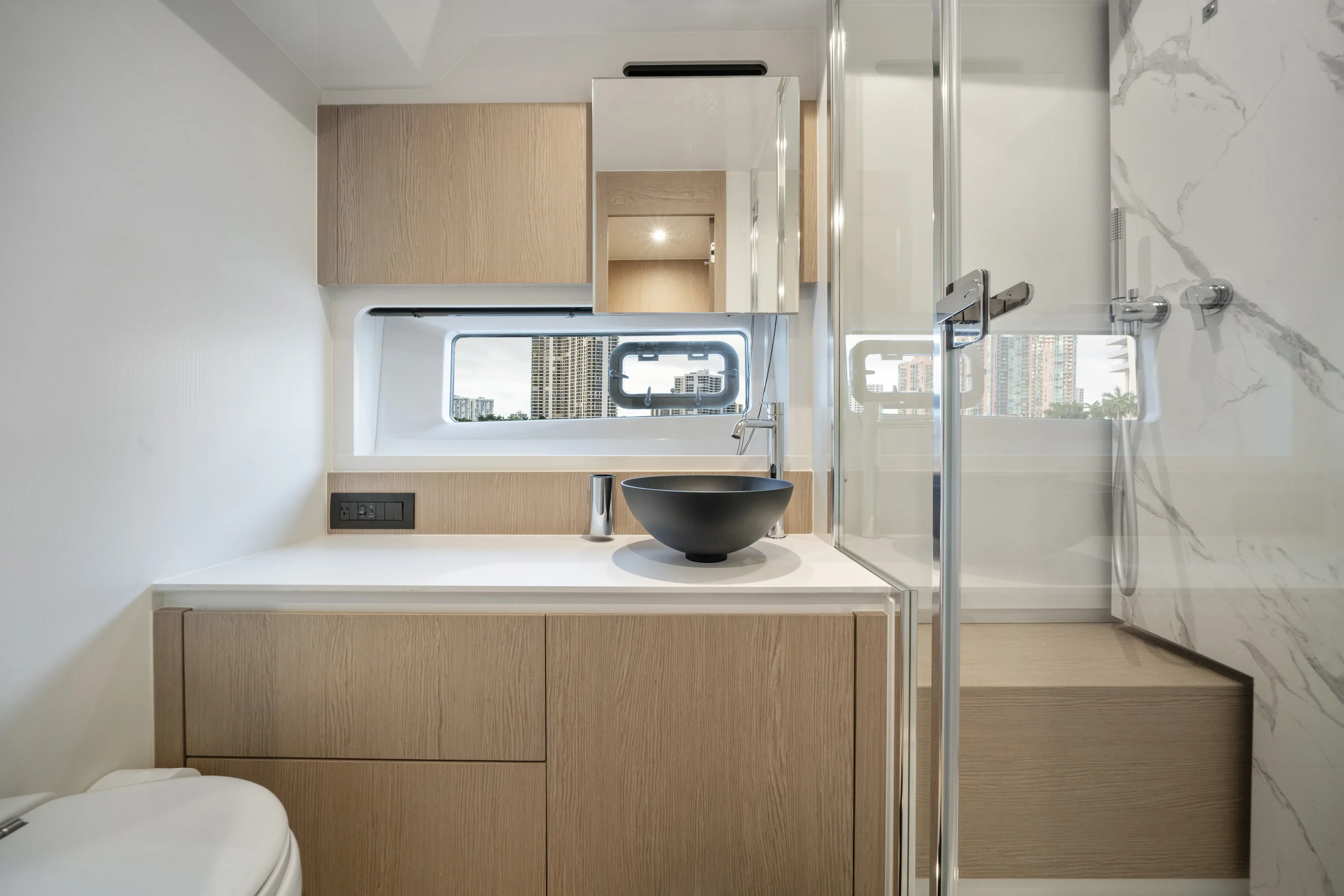 2023 Azimut 53 FLY Image Thumbnail #26