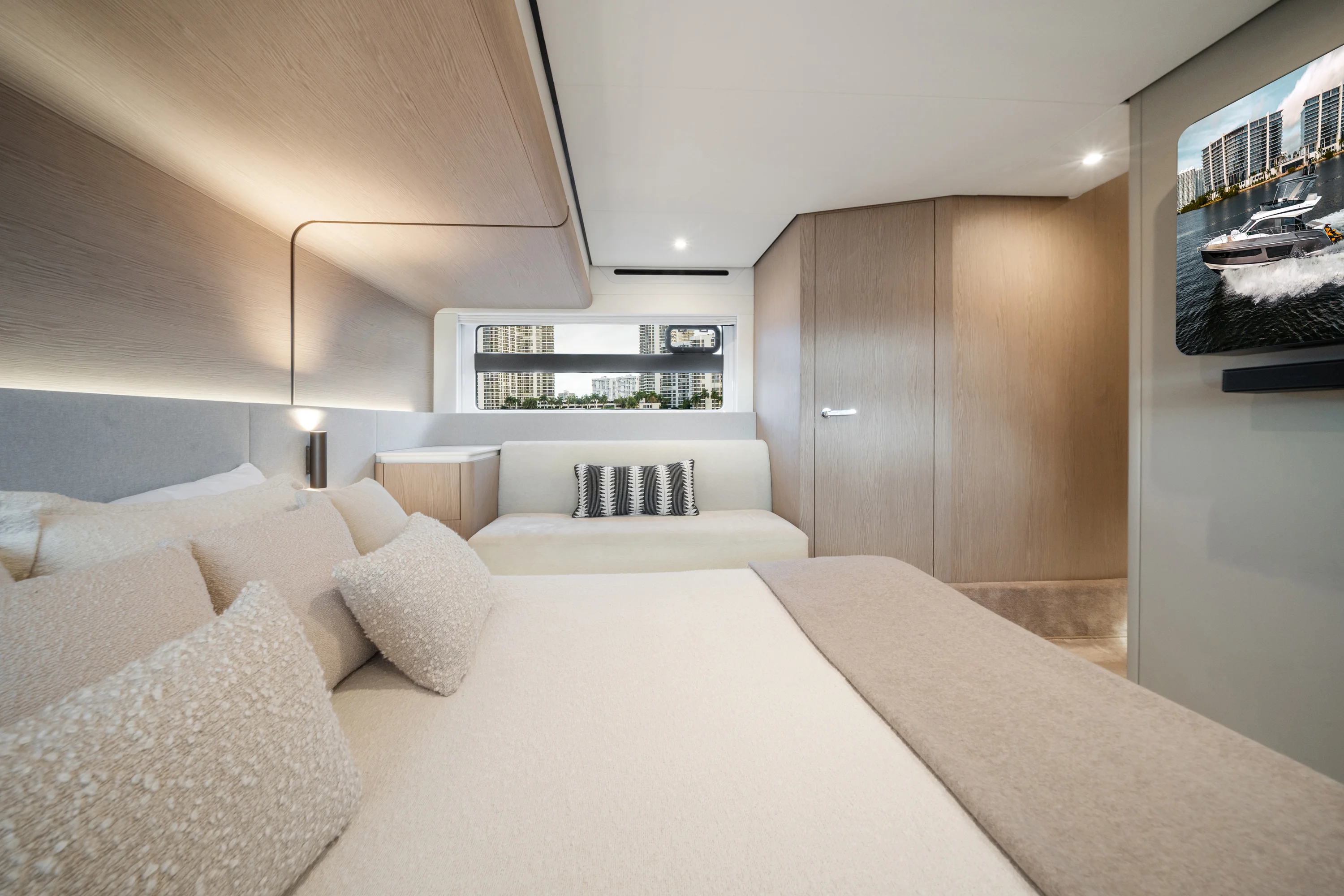 2023 Azimut 53 FLY Image Thumbnail #22