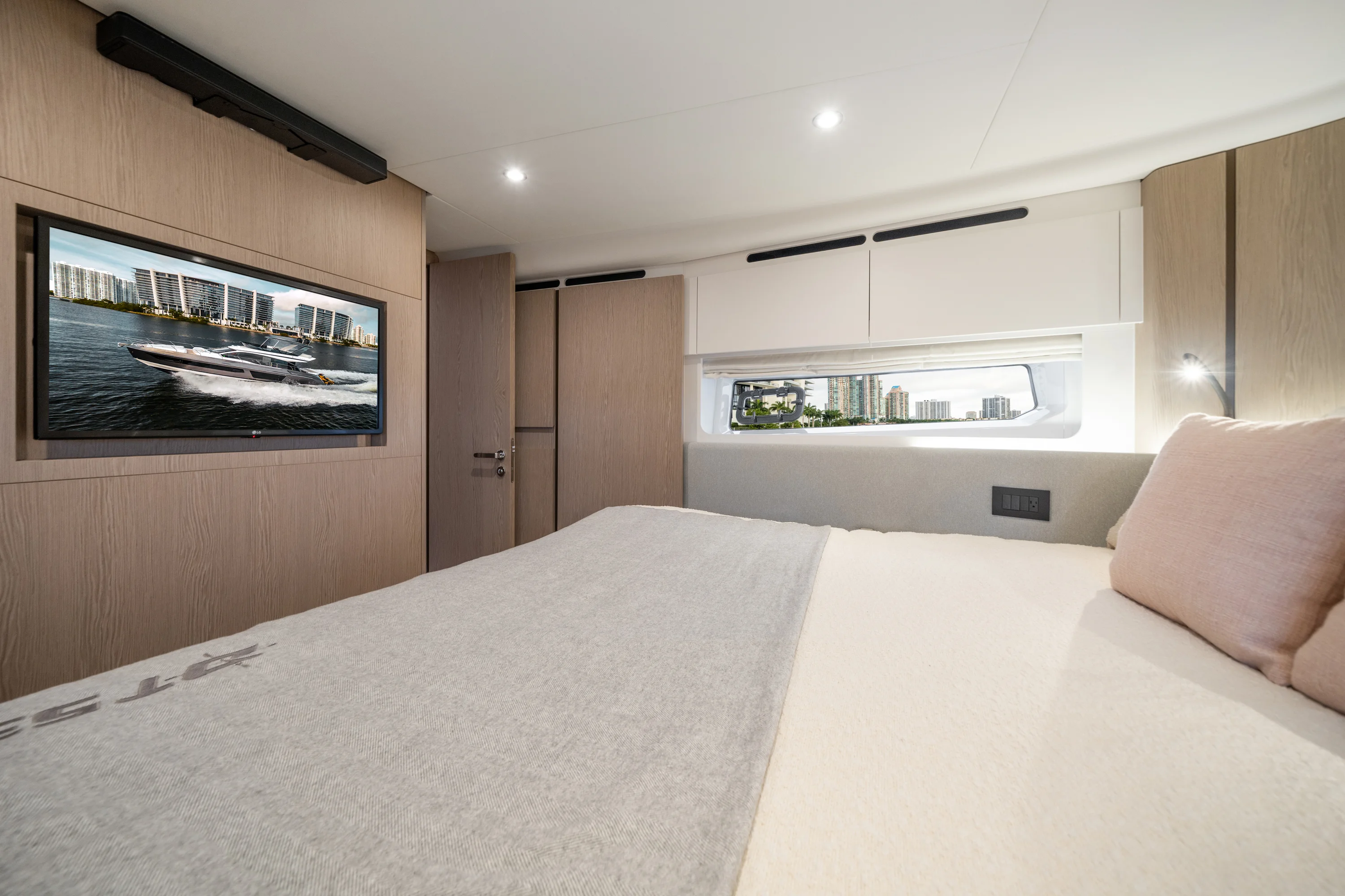 2023 Azimut 53 FLY Image Thumbnail #12