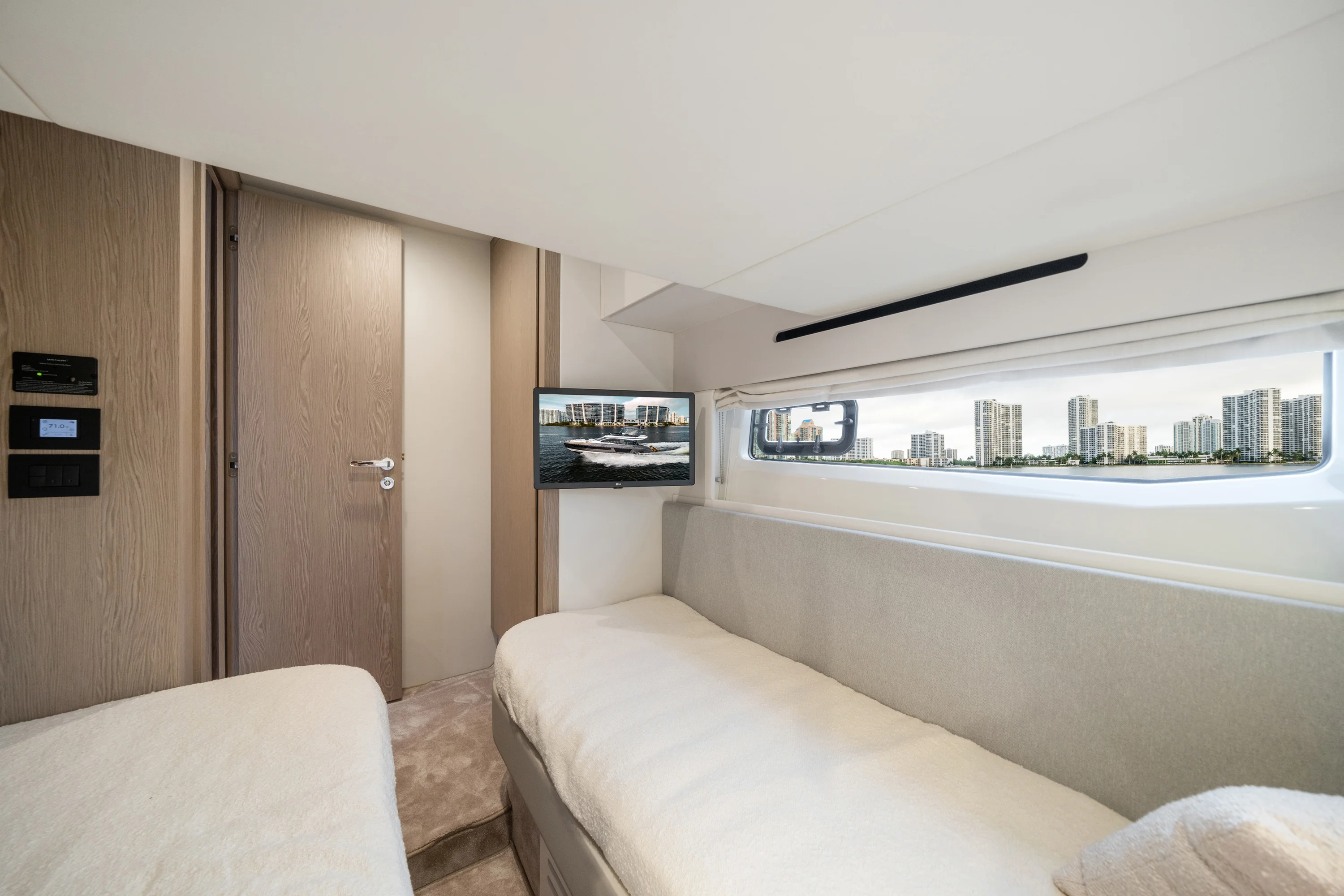 2023 Azimut 53 FLY Image Thumbnail #17