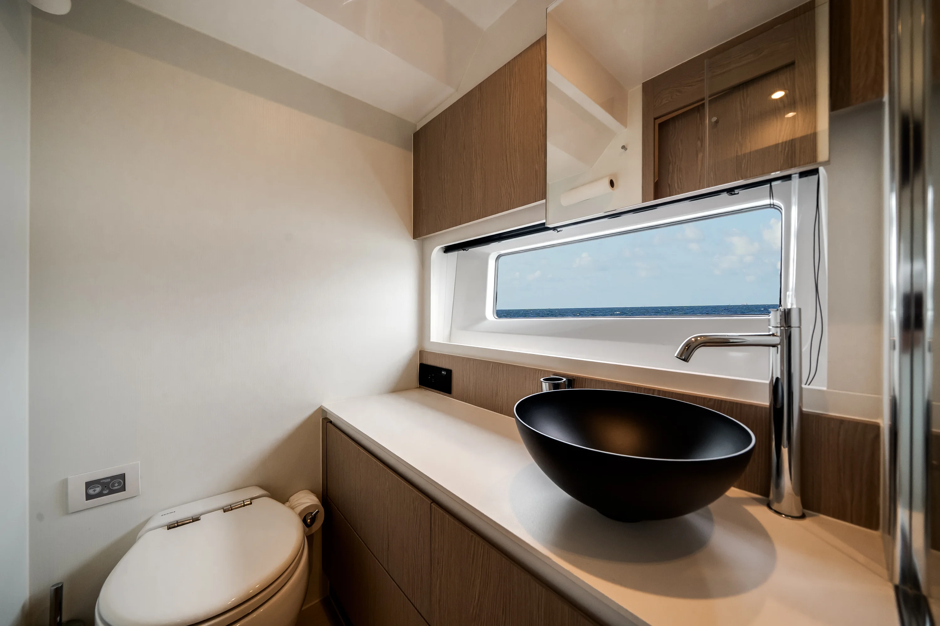 2023 Azimut 53 FLY Image Thumbnail #27