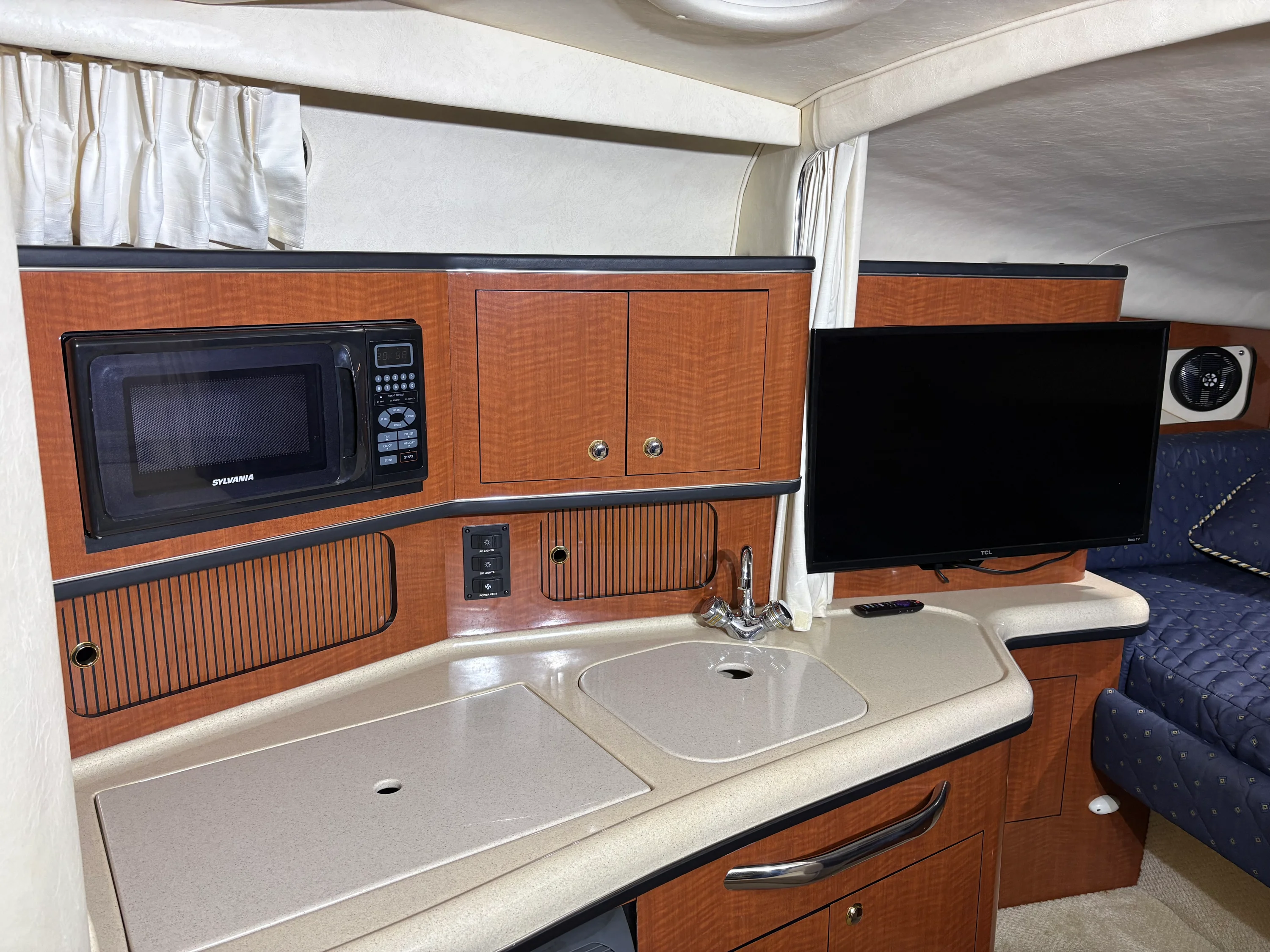 2003 Sea Ray 300 SUNDANCER Image Thumbnail #12