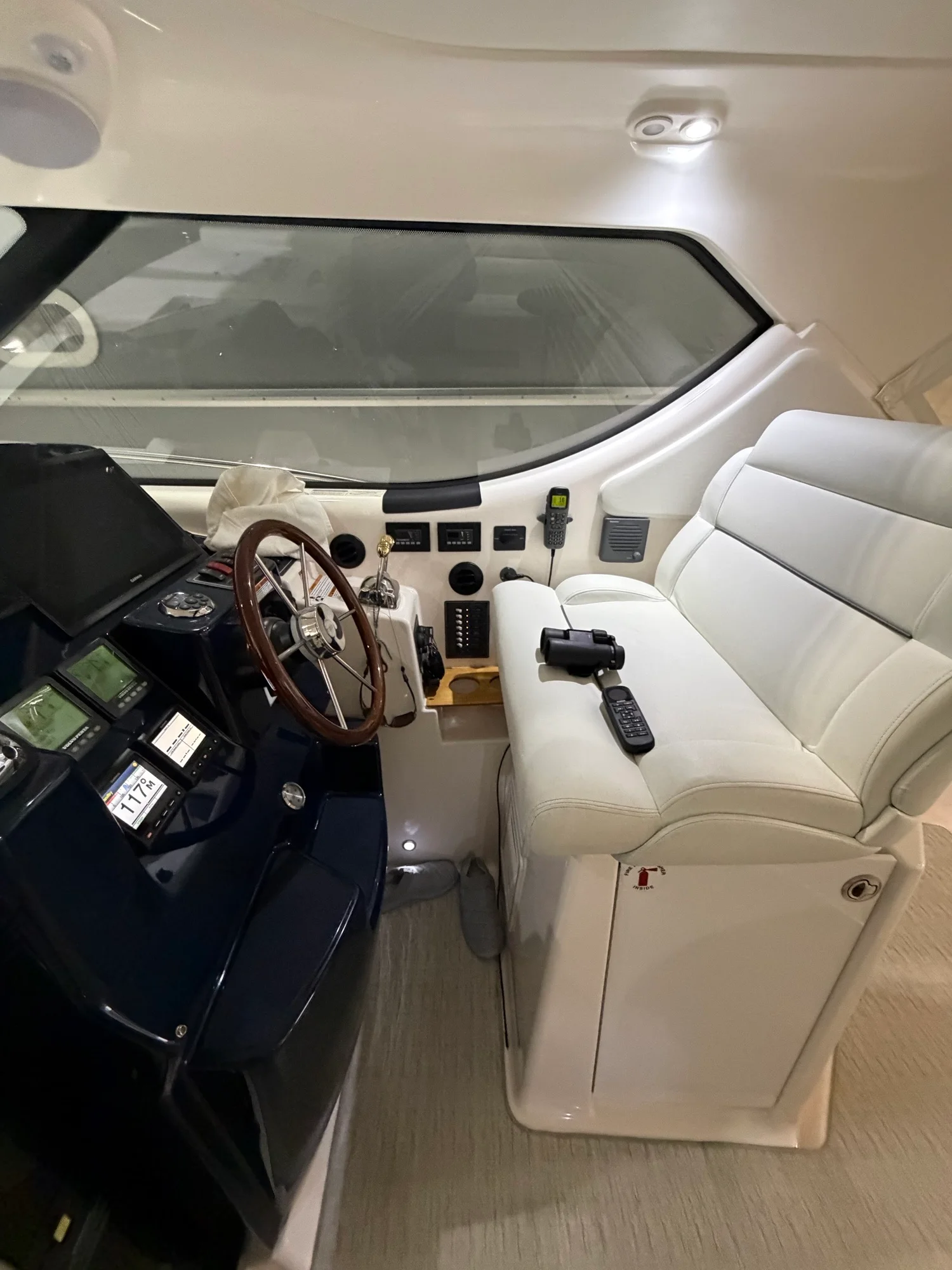 2009 Tiara Yachts 43 SOVRAN Image Thumbnail #12