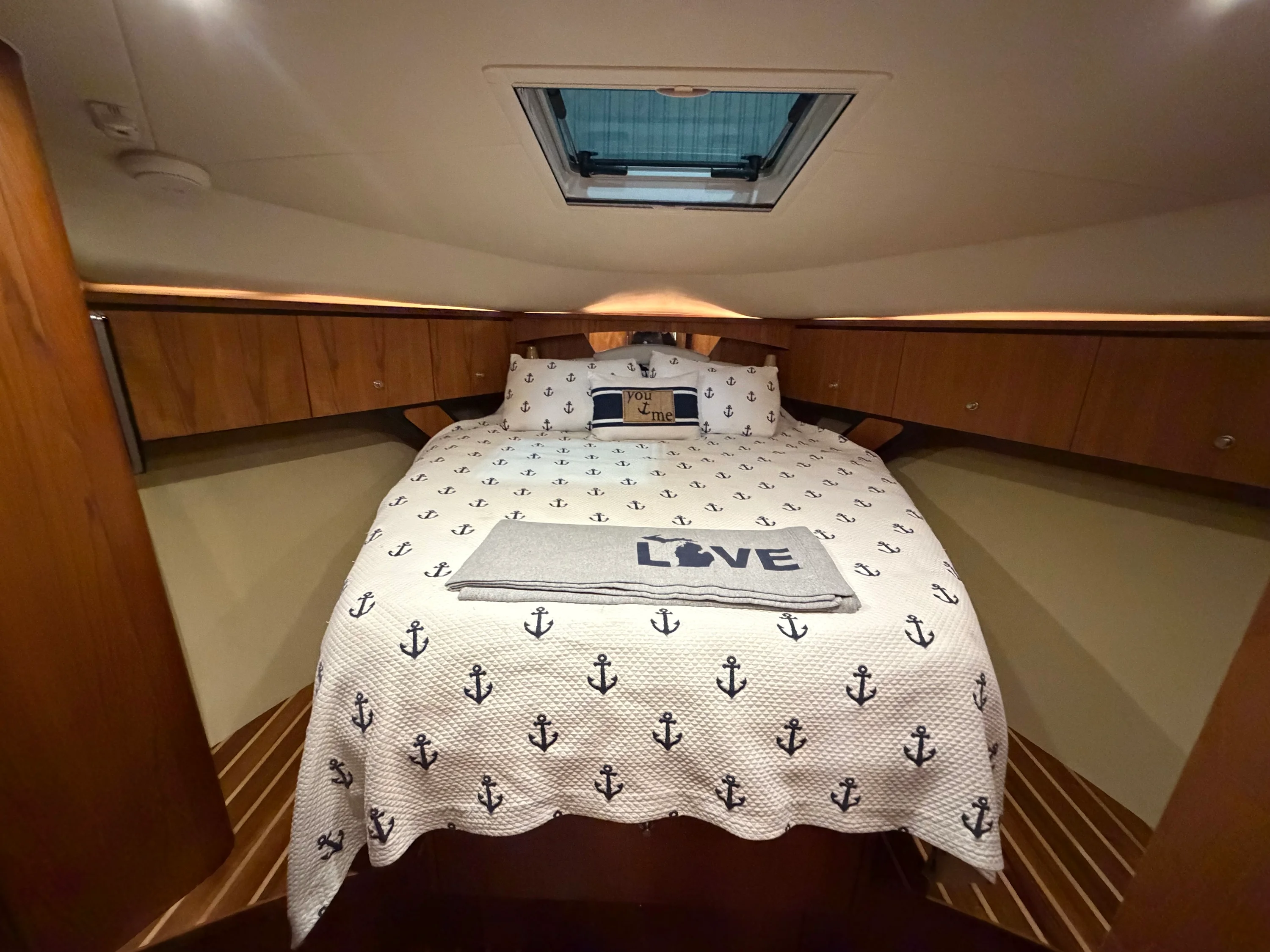 2009 Tiara Yachts 43 SOVRAN Image Thumbnail #31