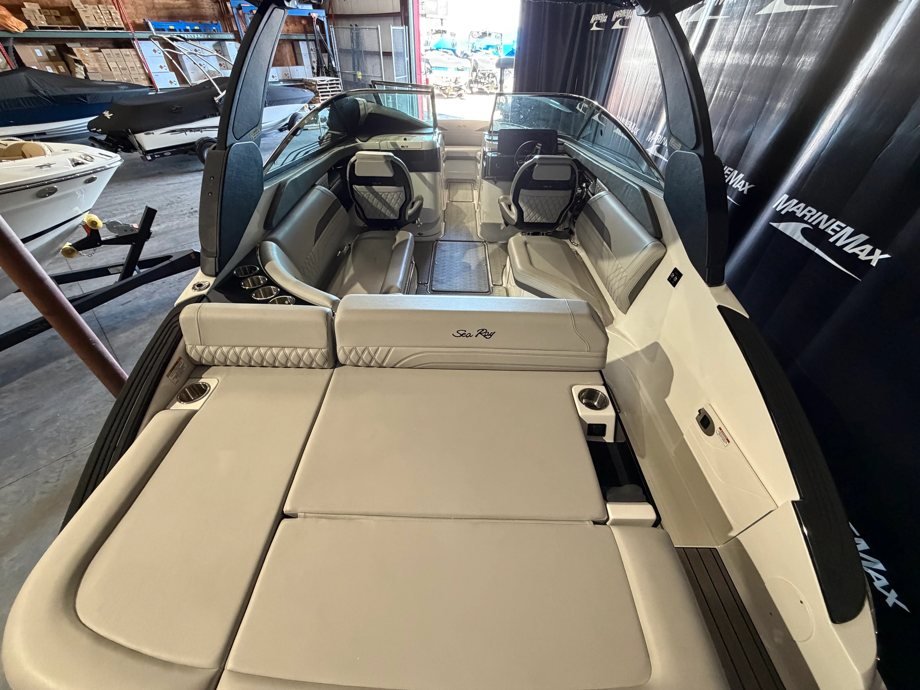 2024 Sea Ray SLX 260 Image Thumbnail #9