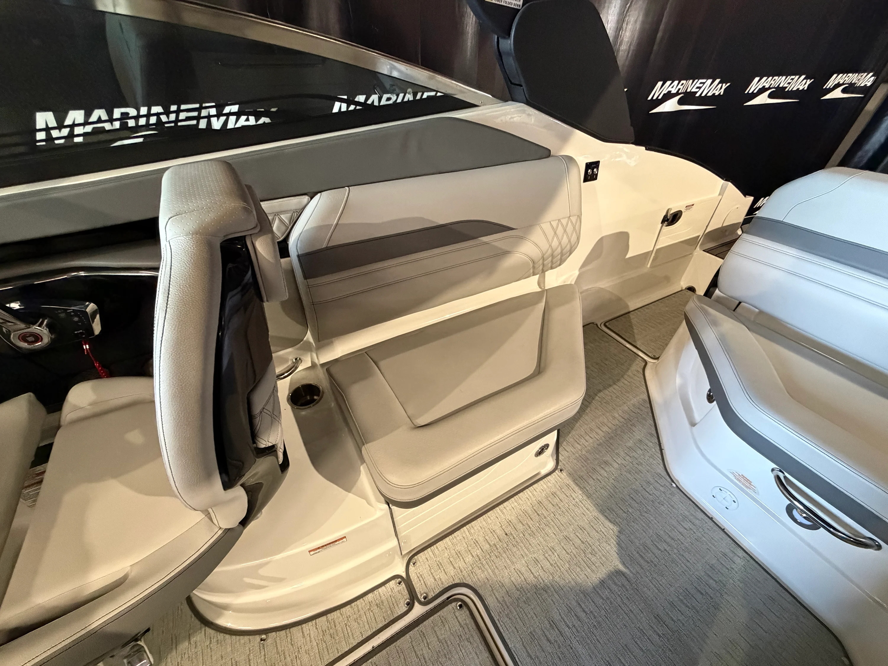 2024 Sea Ray SLX 260 Image Thumbnail #17