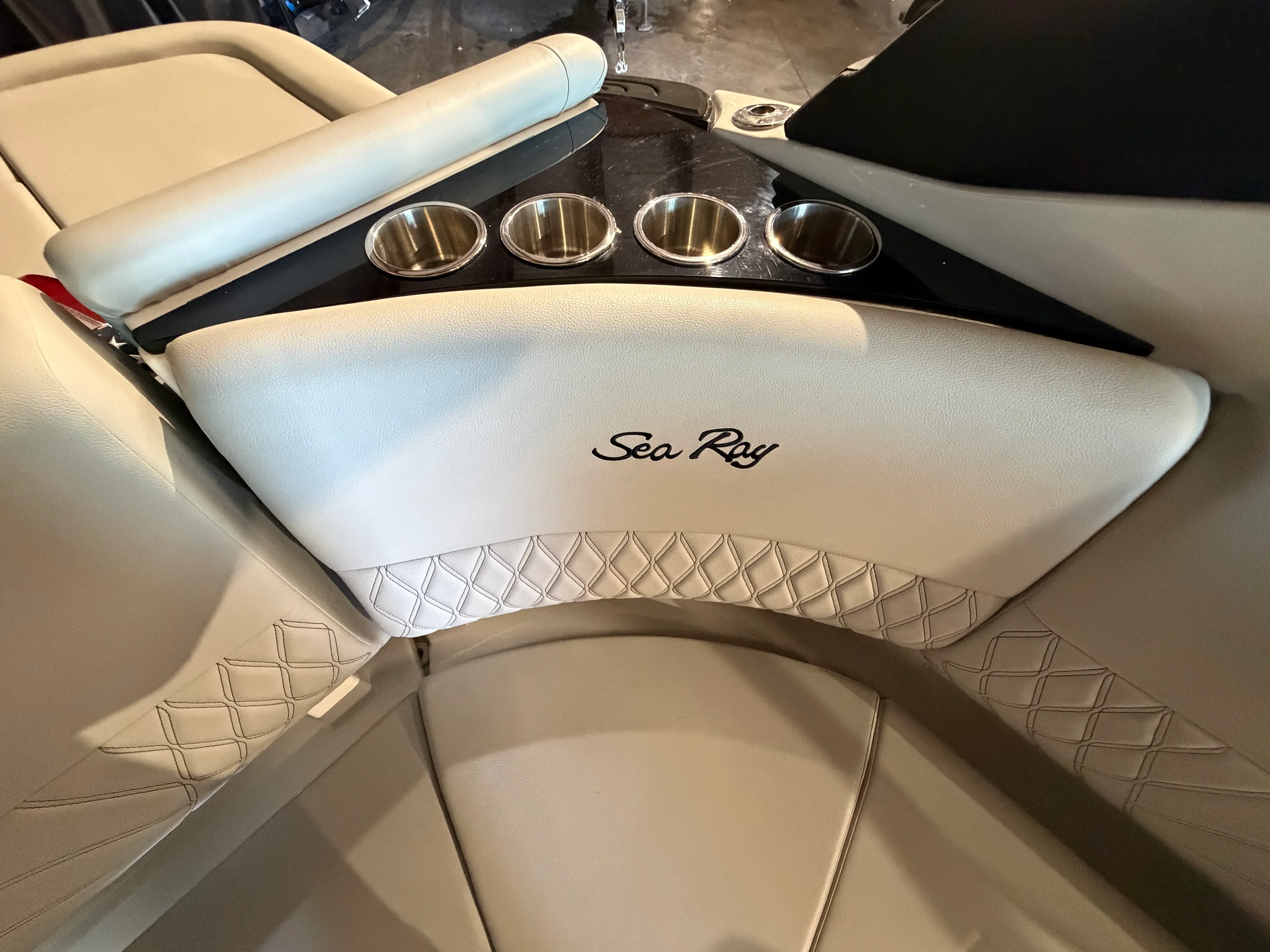 2024 Sea Ray SLX 260 Image Thumbnail #24