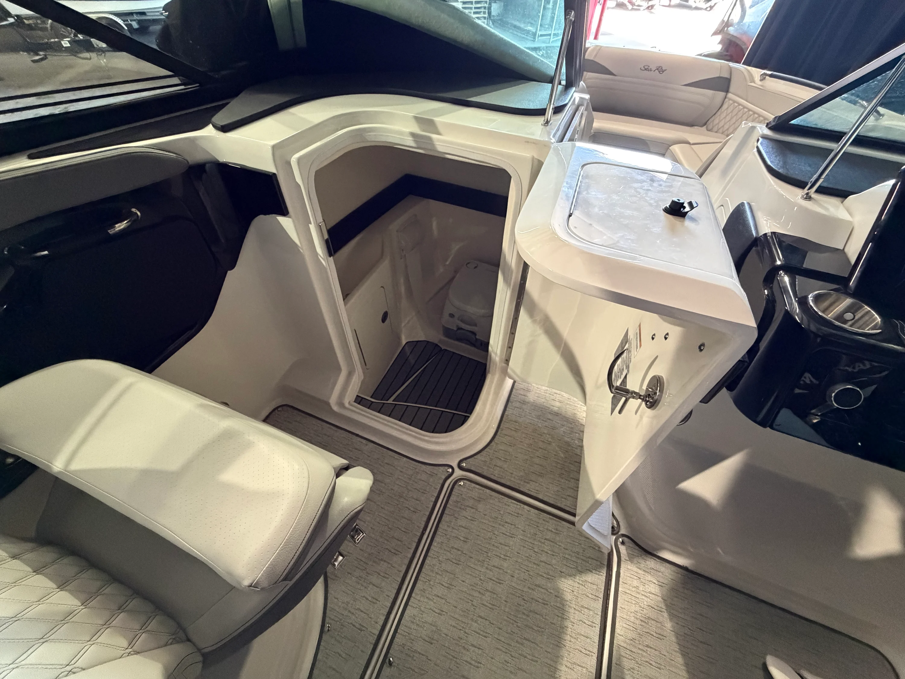 2024 Sea Ray SLX 260 Image Thumbnail #34