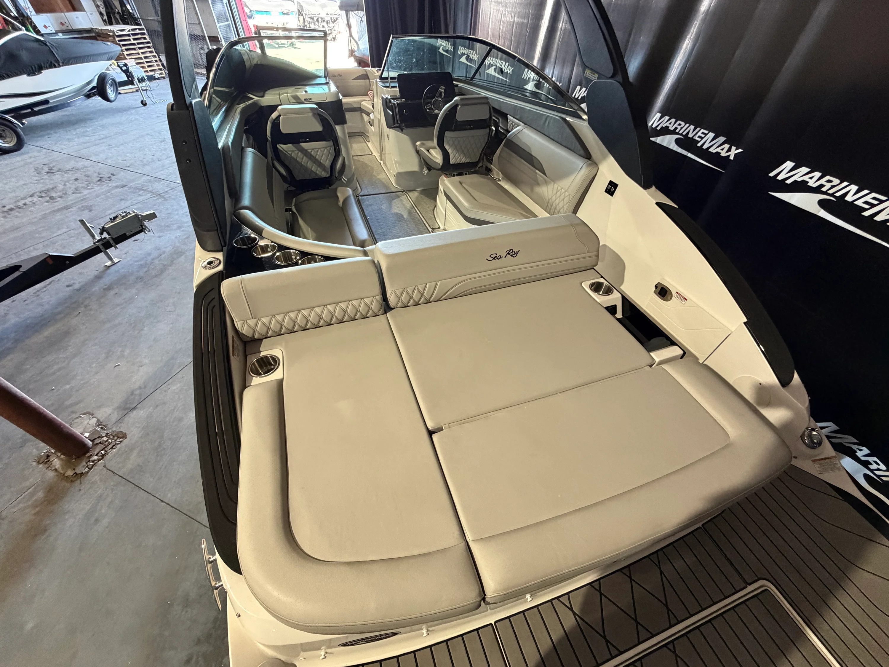 2024 Sea Ray SLX 260 Image Thumbnail #8