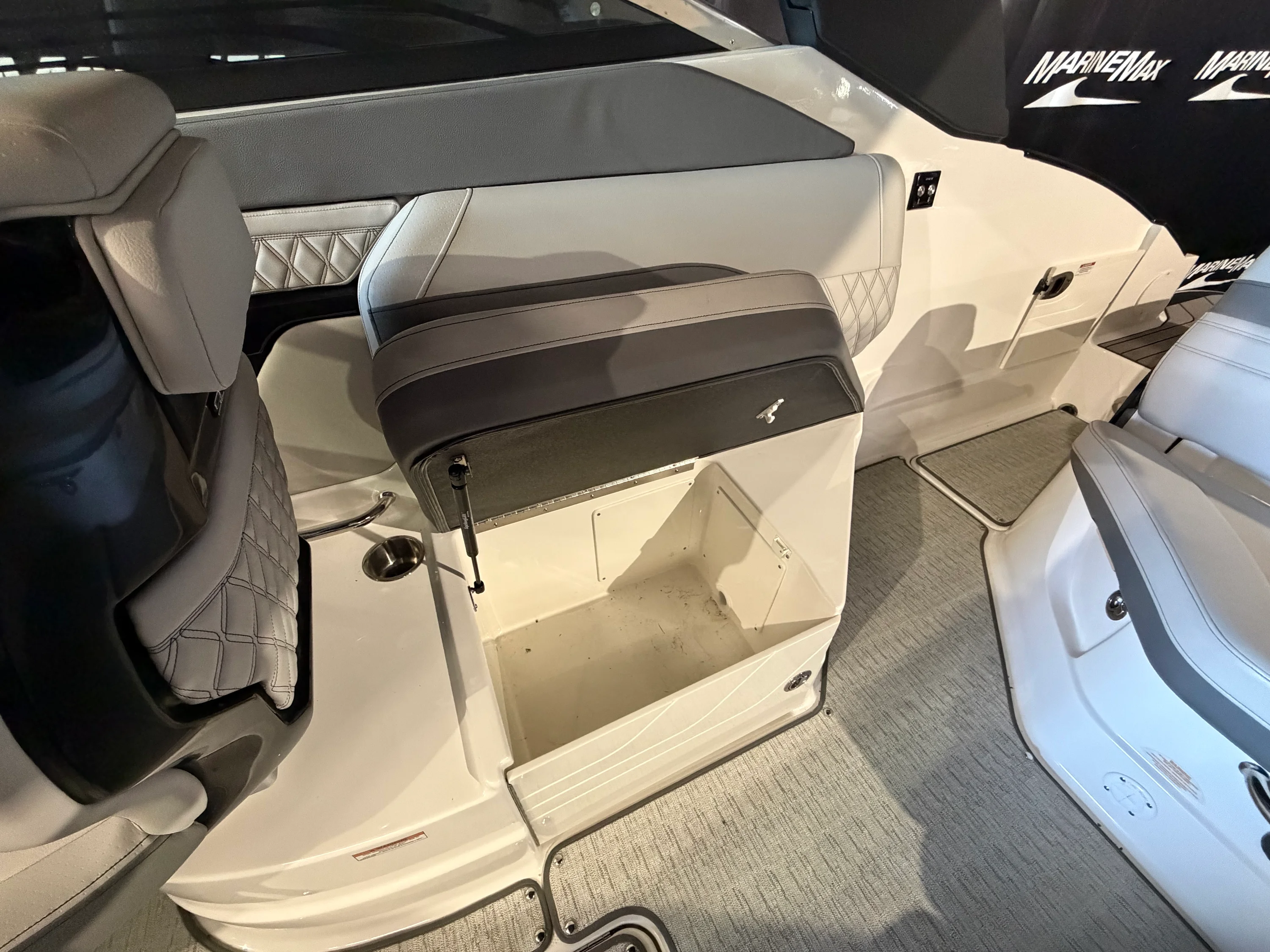 2024 Sea Ray SLX 260 Image Thumbnail #18