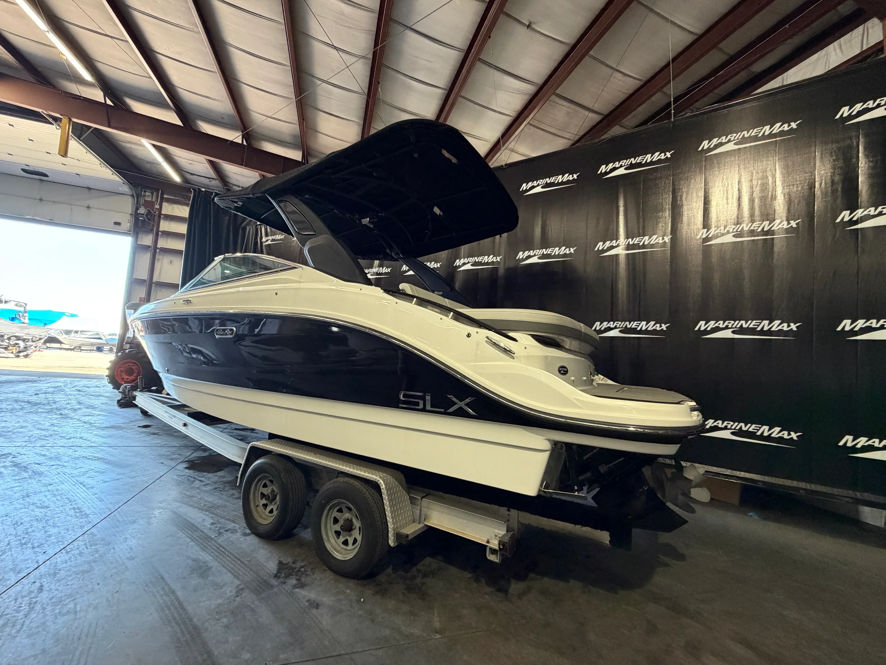 2024 Sea Ray SLX 260 Image Thumbnail #4