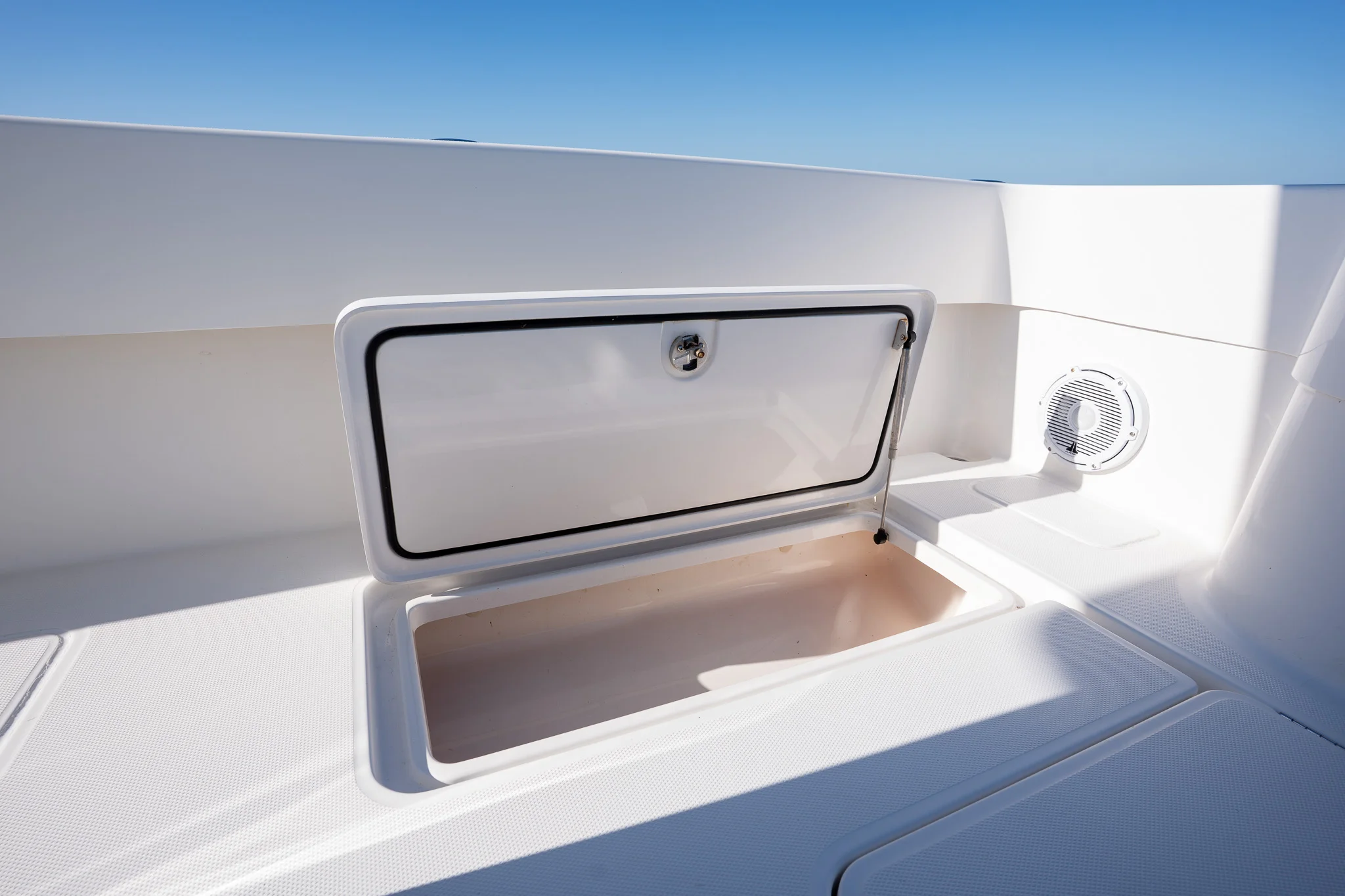 2018 Invincible 33 OPEN FISHERMAN Image Thumbnail #31