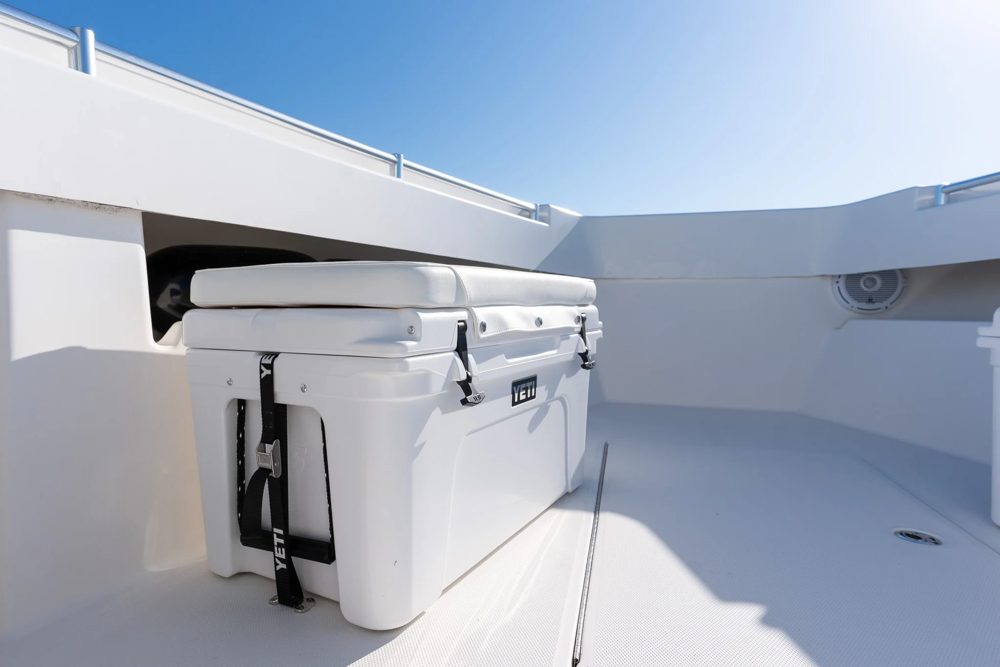 2018 Invincible 33 OPEN FISHERMAN Image Thumbnail #18