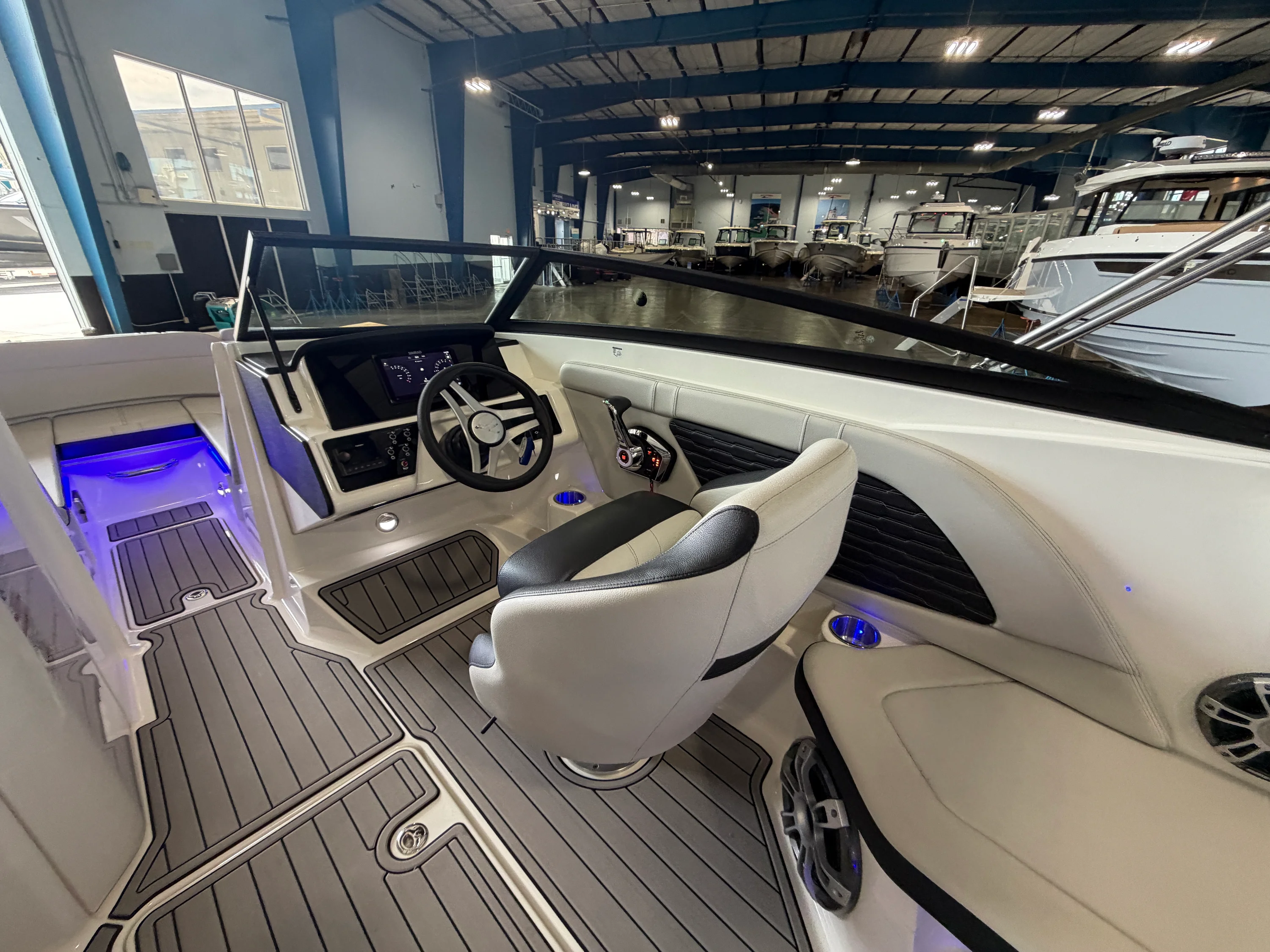 2024 Sea Ray 230 SPX OB Image Thumbnail #19