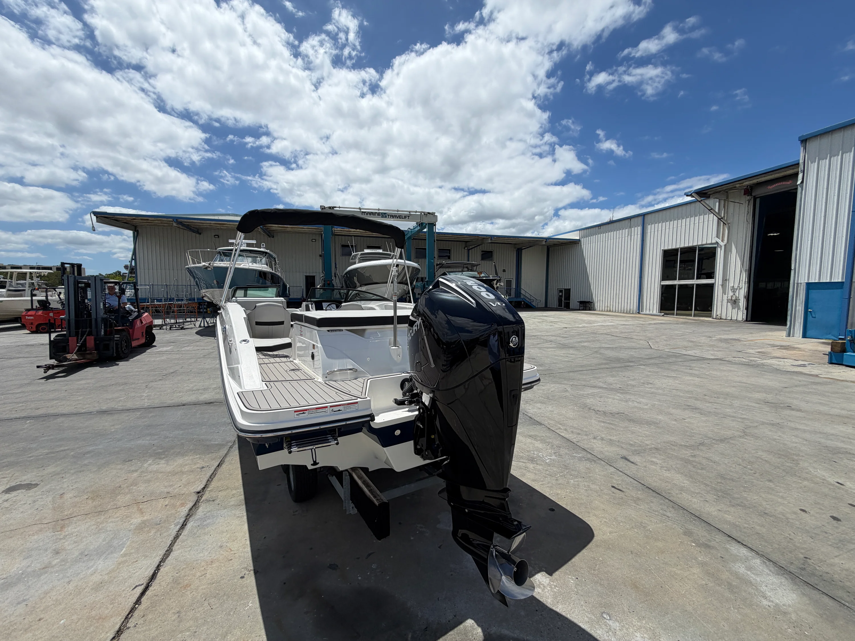 2024 Sea Ray 230 SPX OB Image Thumbnail #7