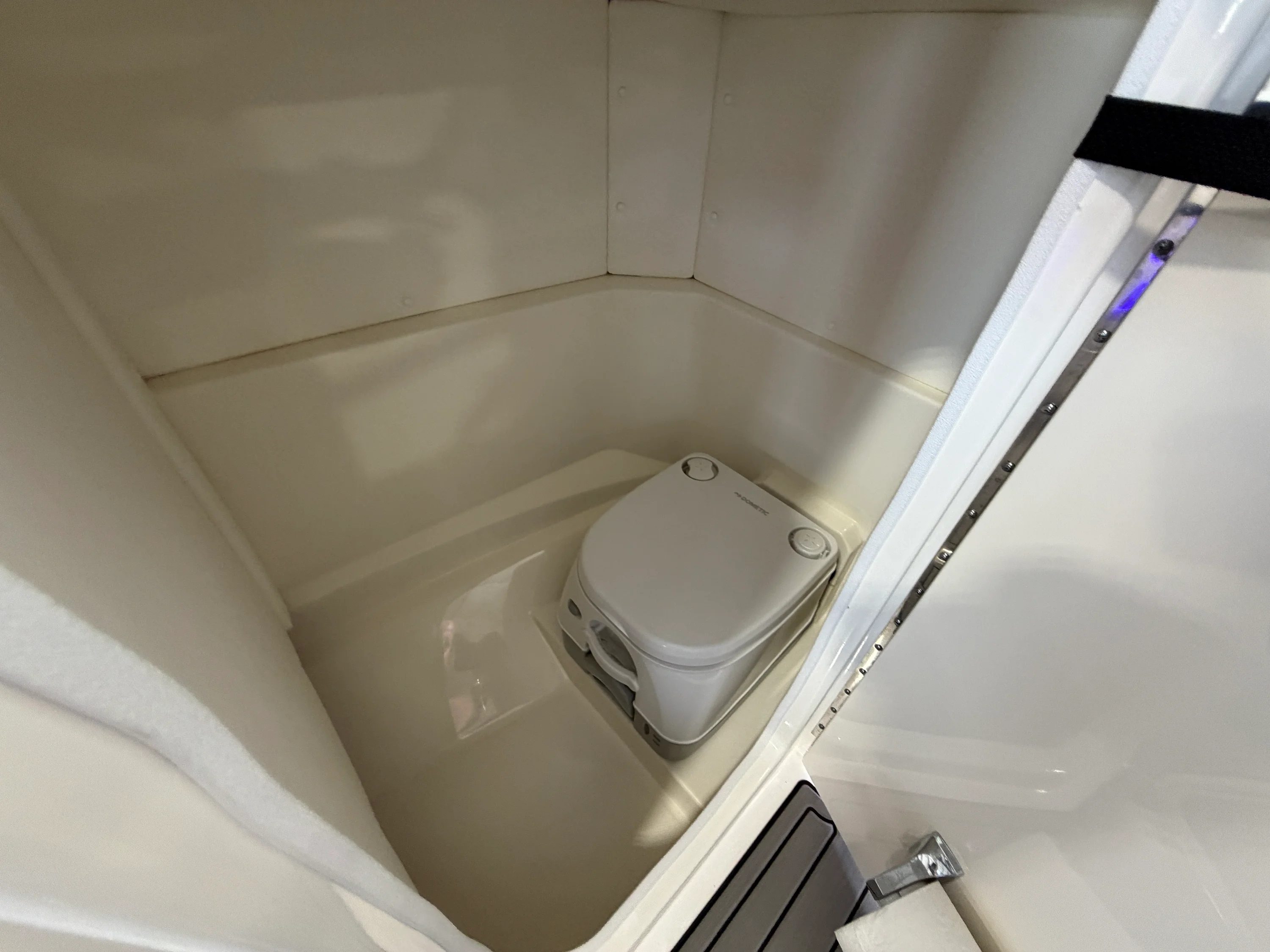 2024 Sea Ray 230 SPX OB Image Thumbnail #22