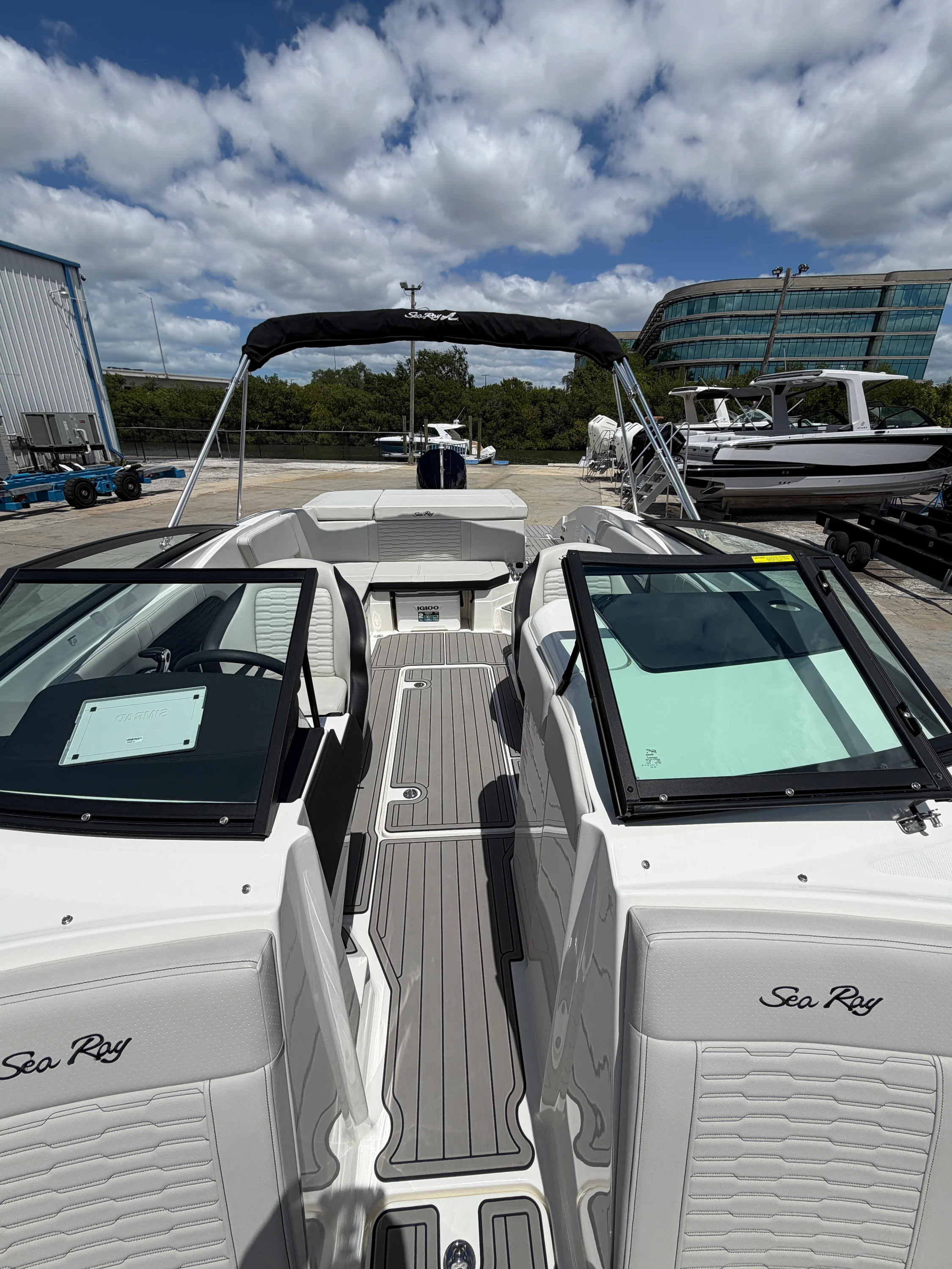 2024 Sea Ray 230 SPX OB Image Thumbnail #15