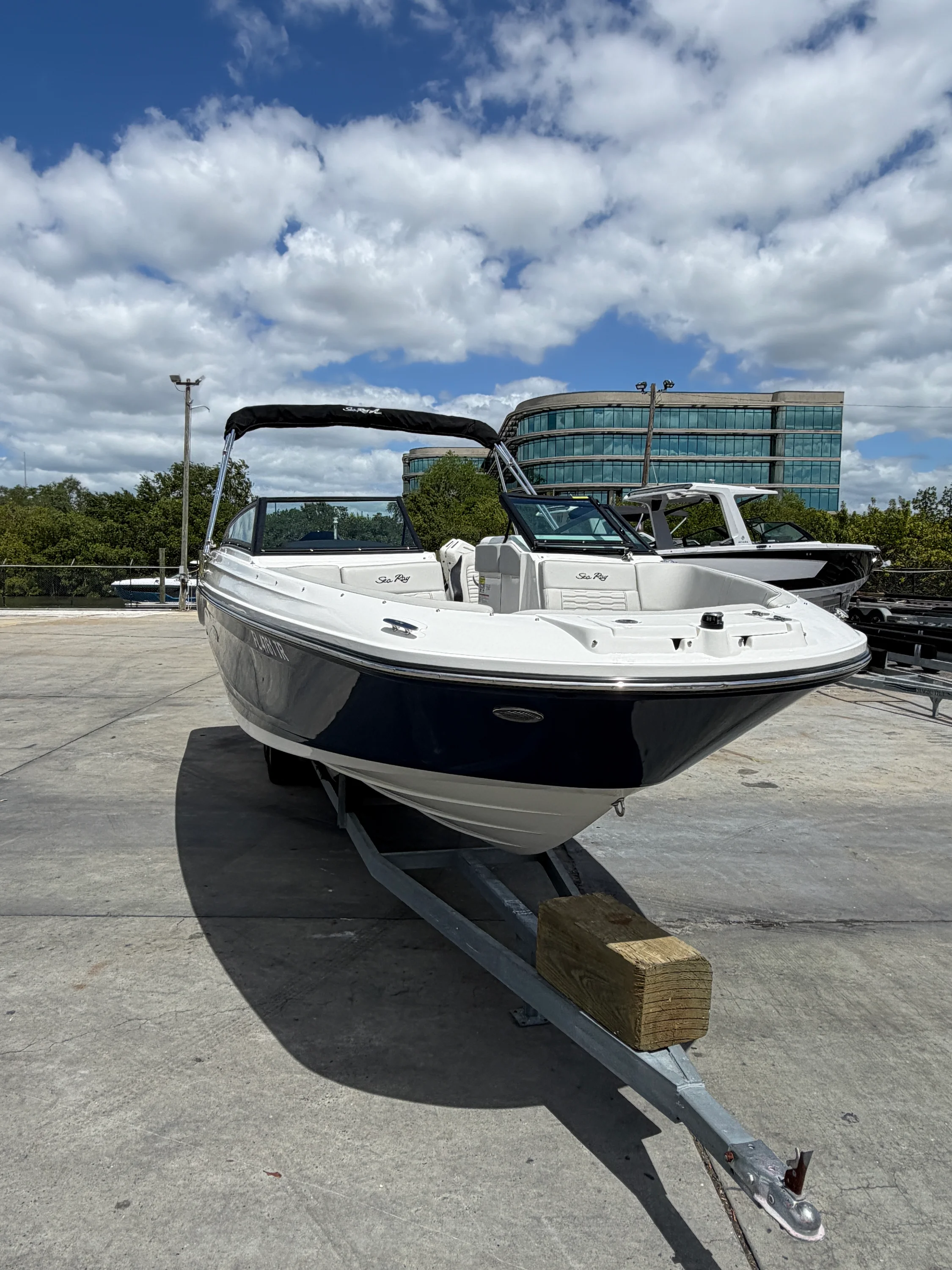 2024 Sea Ray 230 SPX OB Image Thumbnail #0