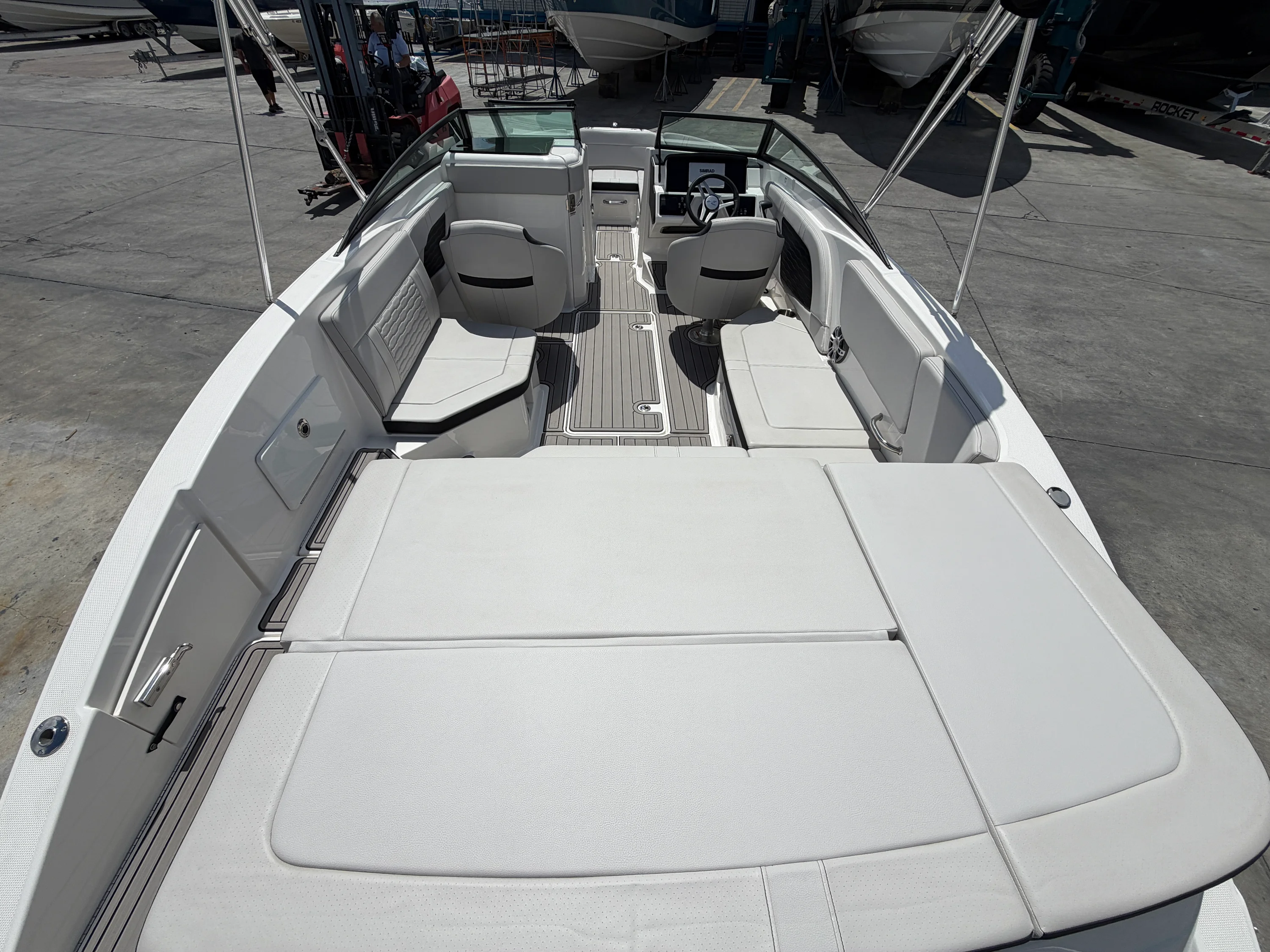 2024 Sea Ray 230 SPX OB Image Thumbnail #12