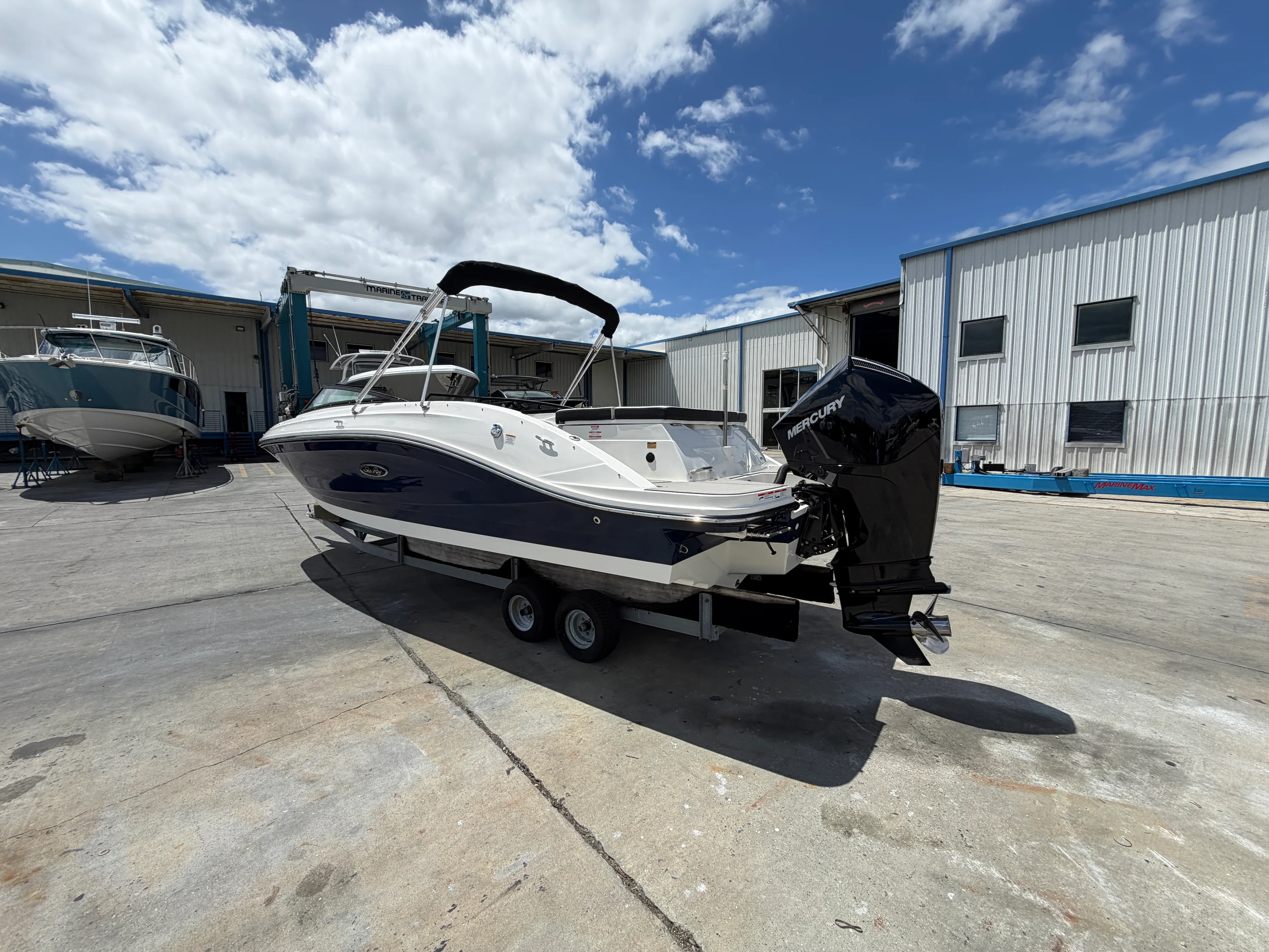 2024 Sea Ray 230 SPX OB Image Thumbnail #6