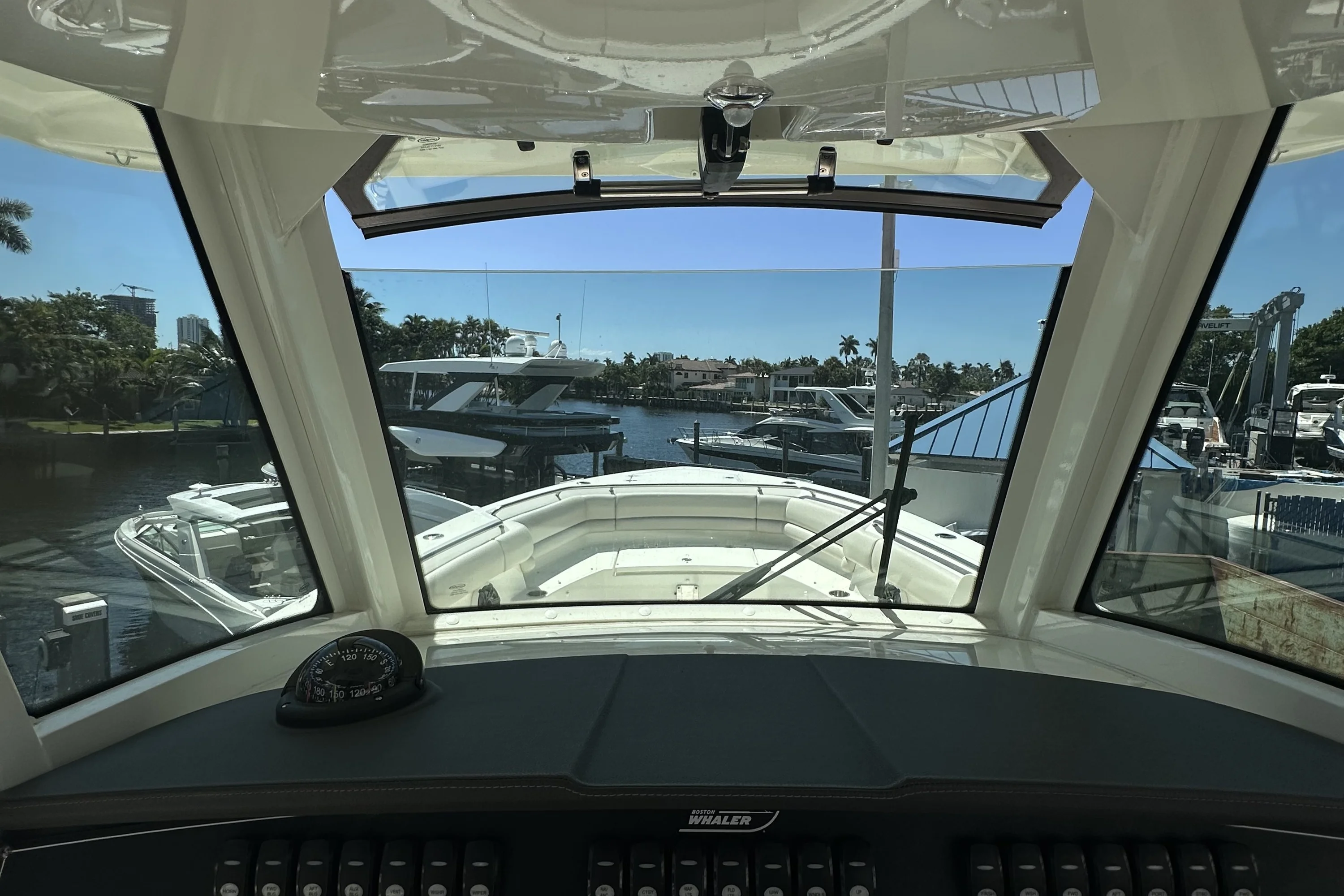2023 Boston Whaler 33 OUTRAGE Image Thumbnail #7